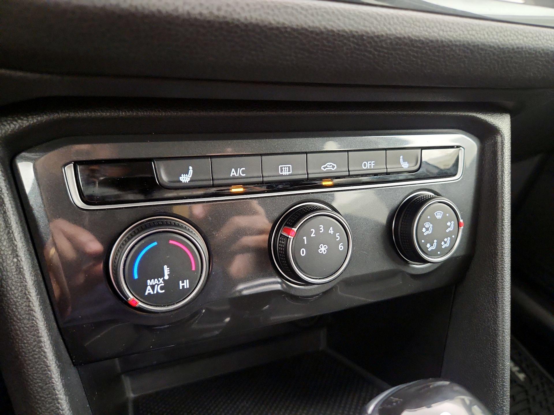 Thumbnail: 2024 Volkswagen Tiguan - 16
