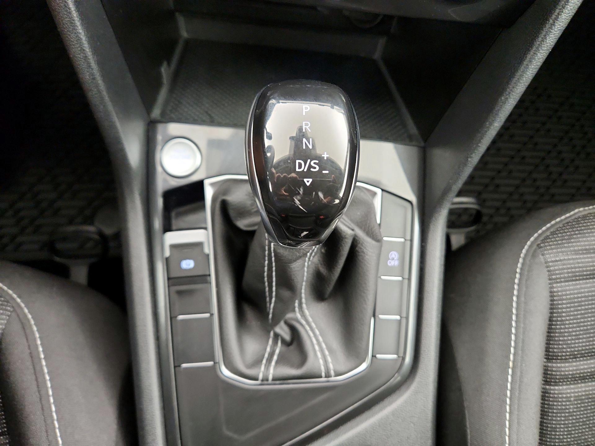Thumbnail: 2024 Volkswagen Tiguan - 17