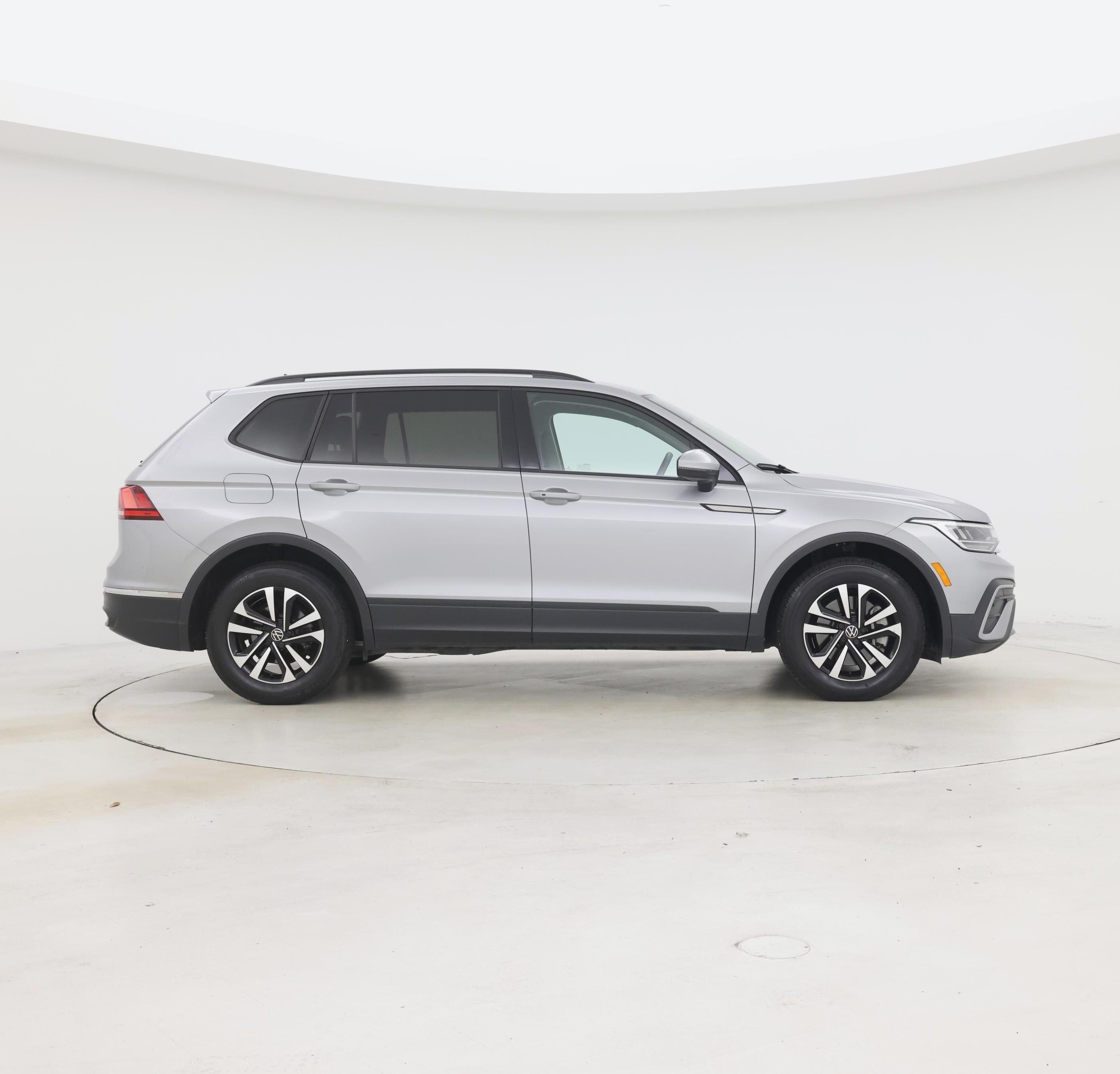Thumbnail: 2024 Volkswagen Tiguan - 7