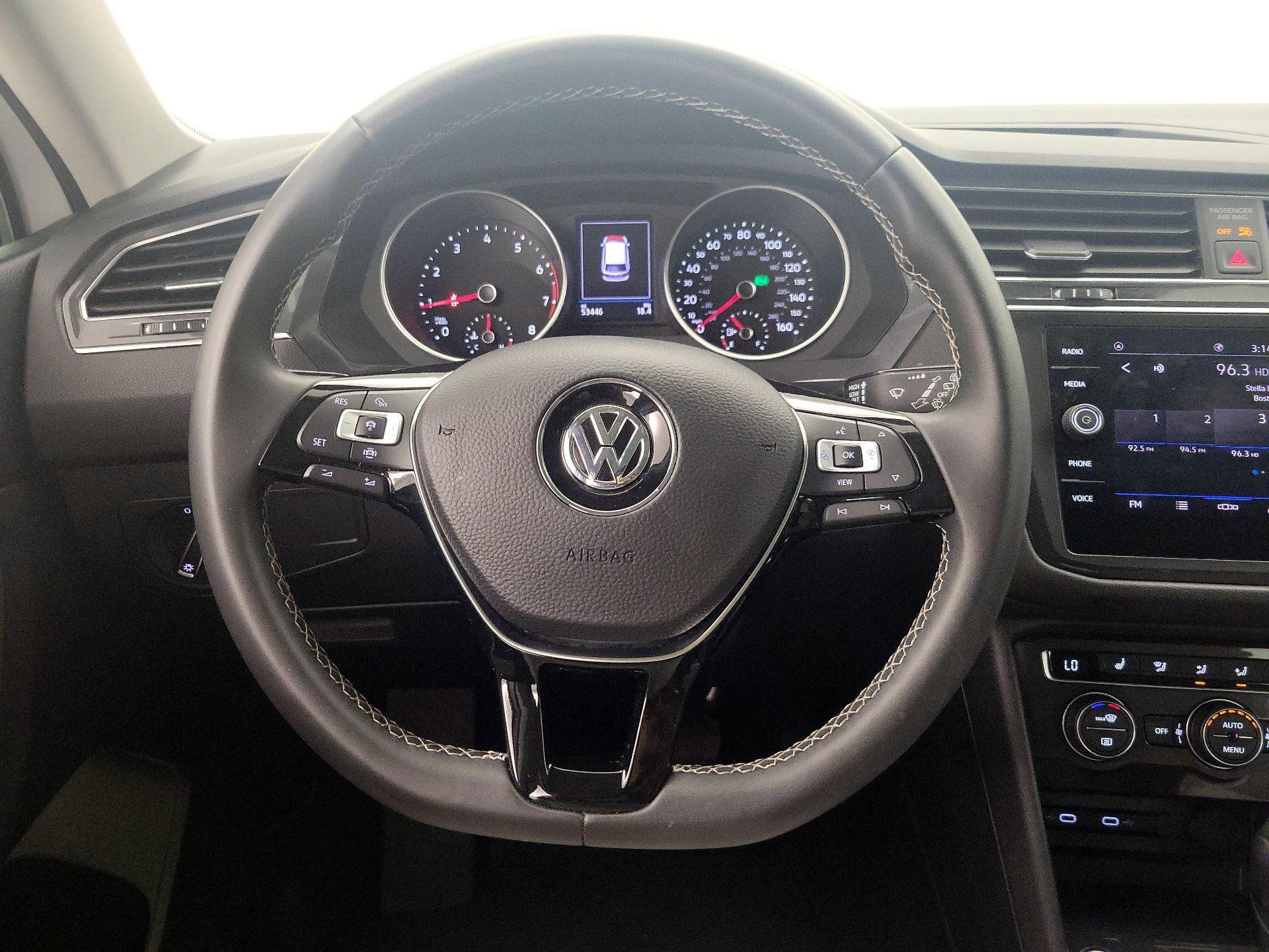 Thumbnail: 2021 Volkswagen Tiguan - 10