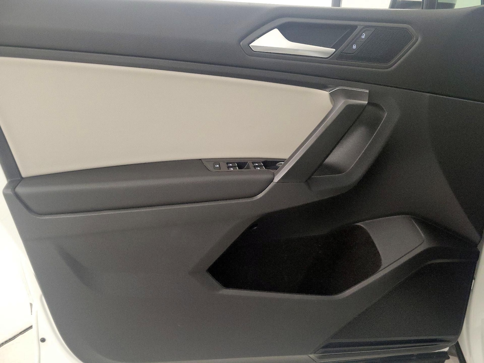 2021 Volkswagen Tiguan SE - Photo 13