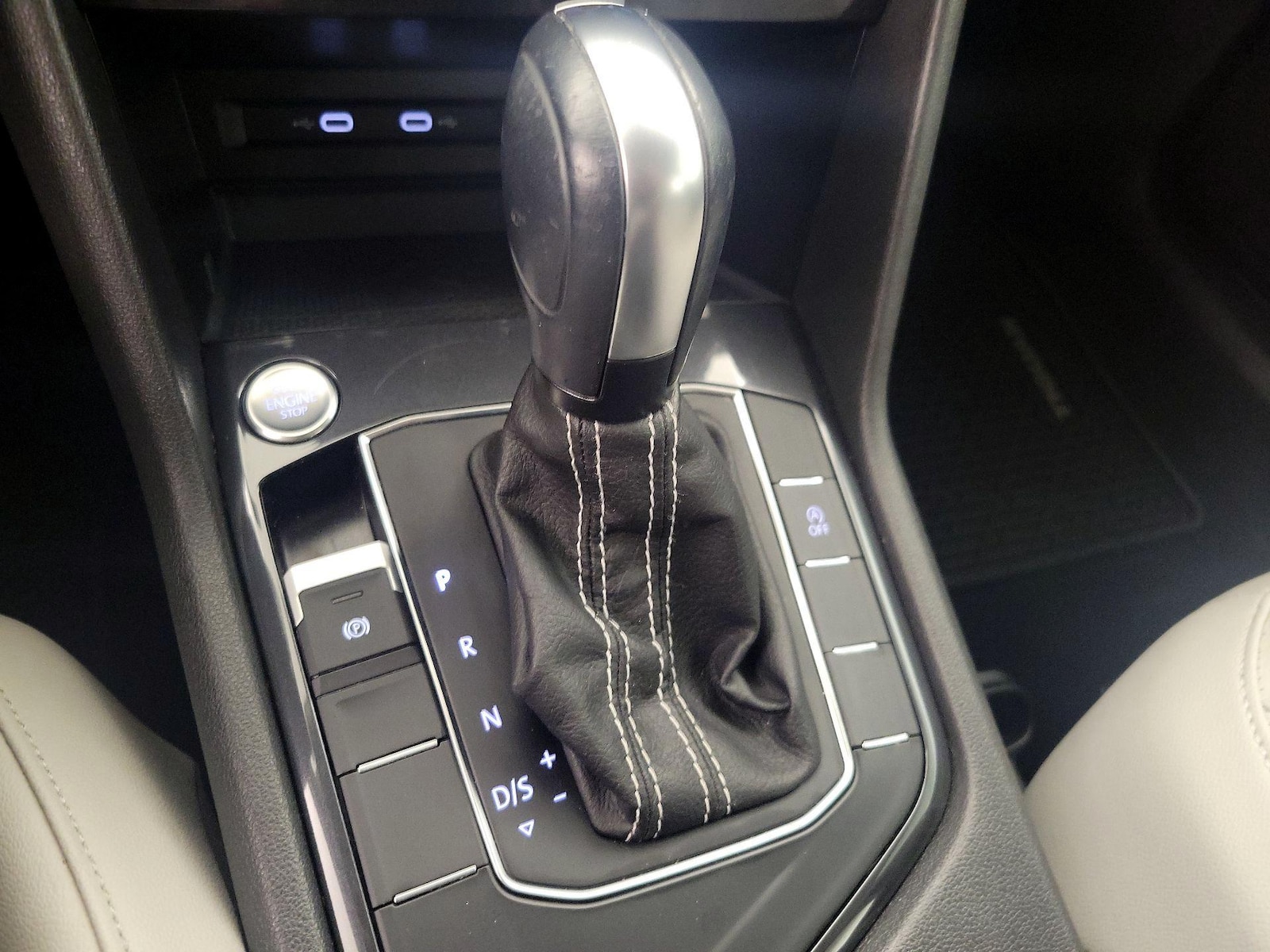 2021 Volkswagen Tiguan SE - Photo 18