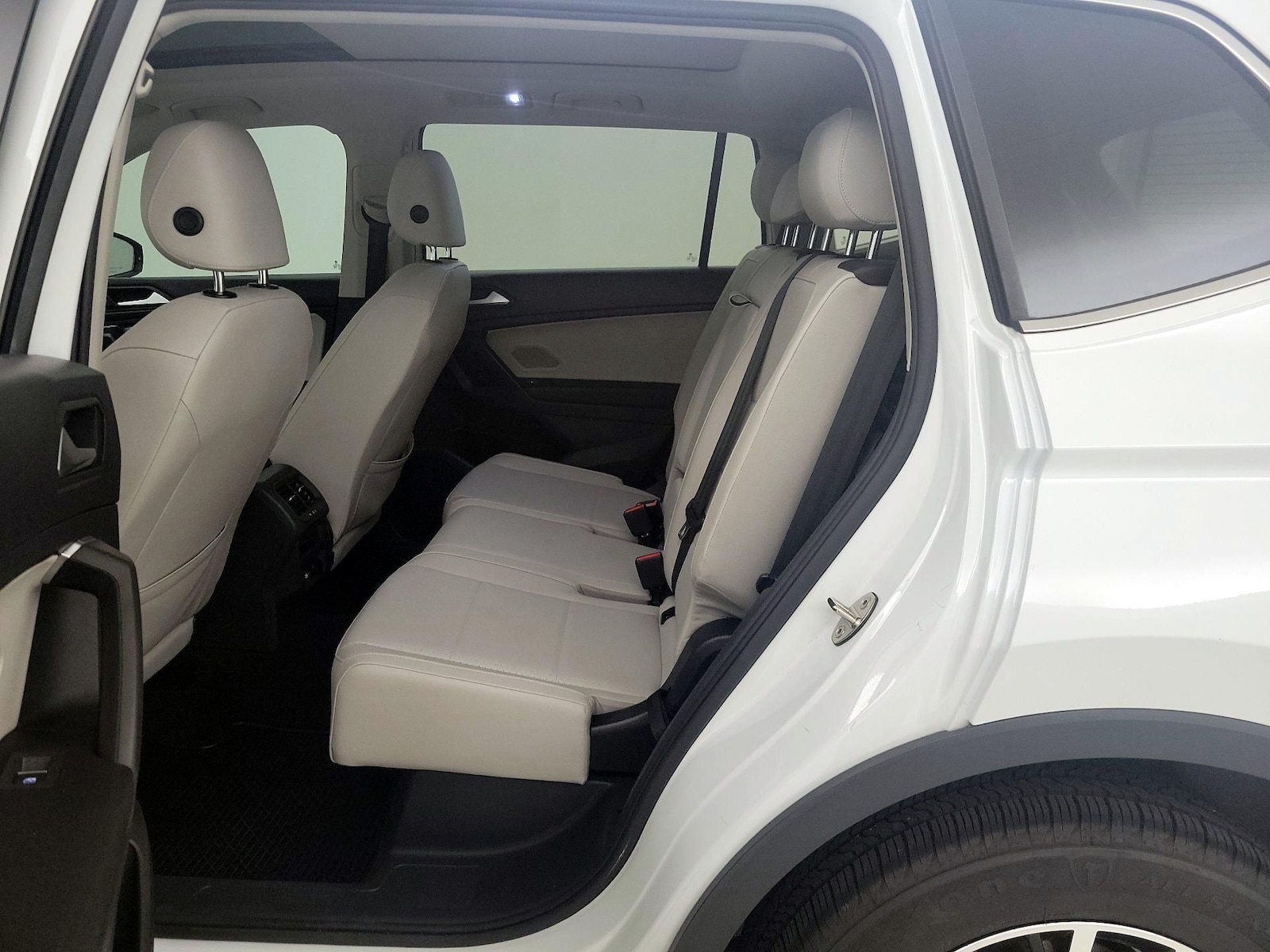 2021 Volkswagen Tiguan SE - Photo 21