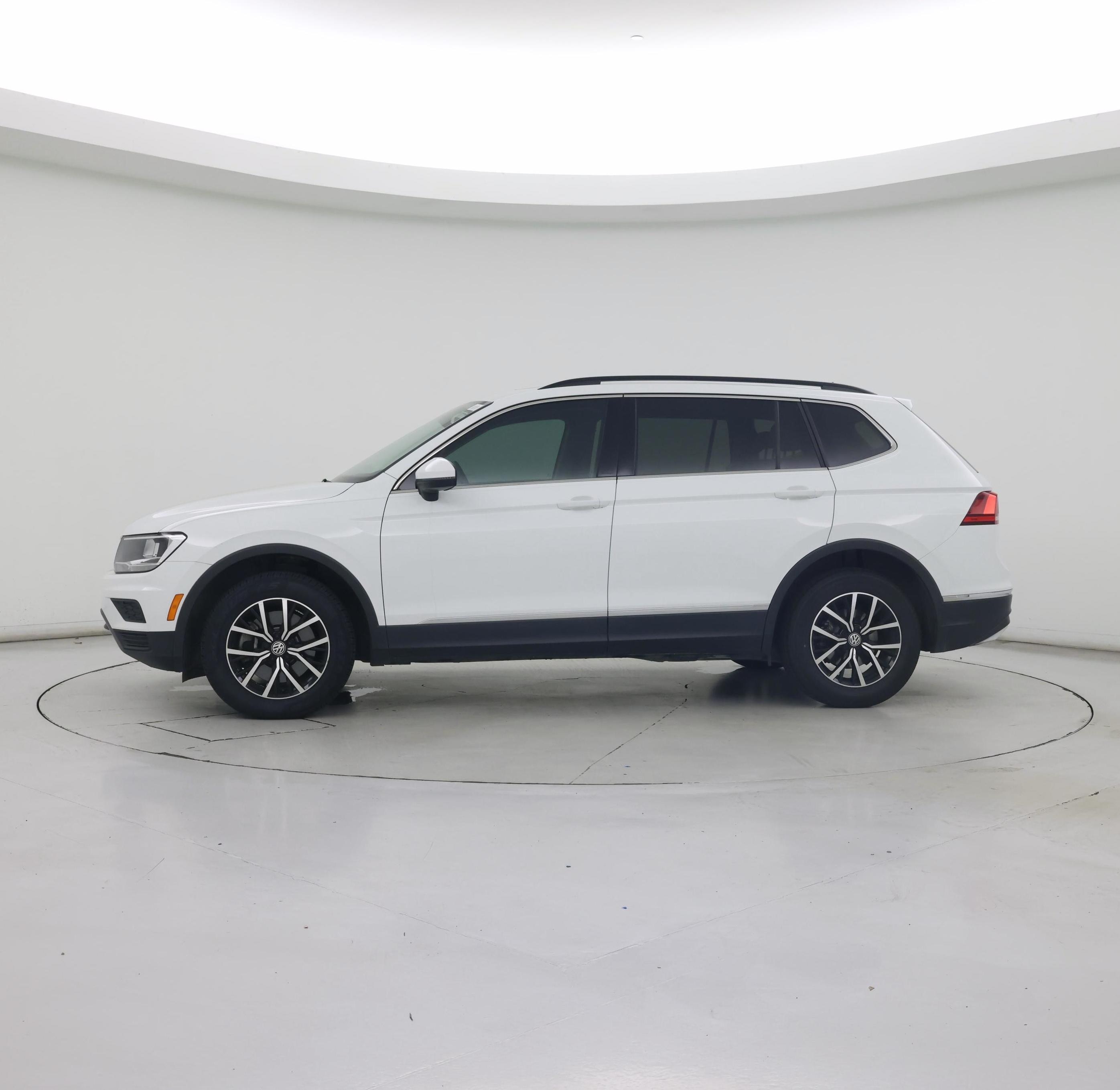 Thumbnail: 2021 Volkswagen Tiguan - 3