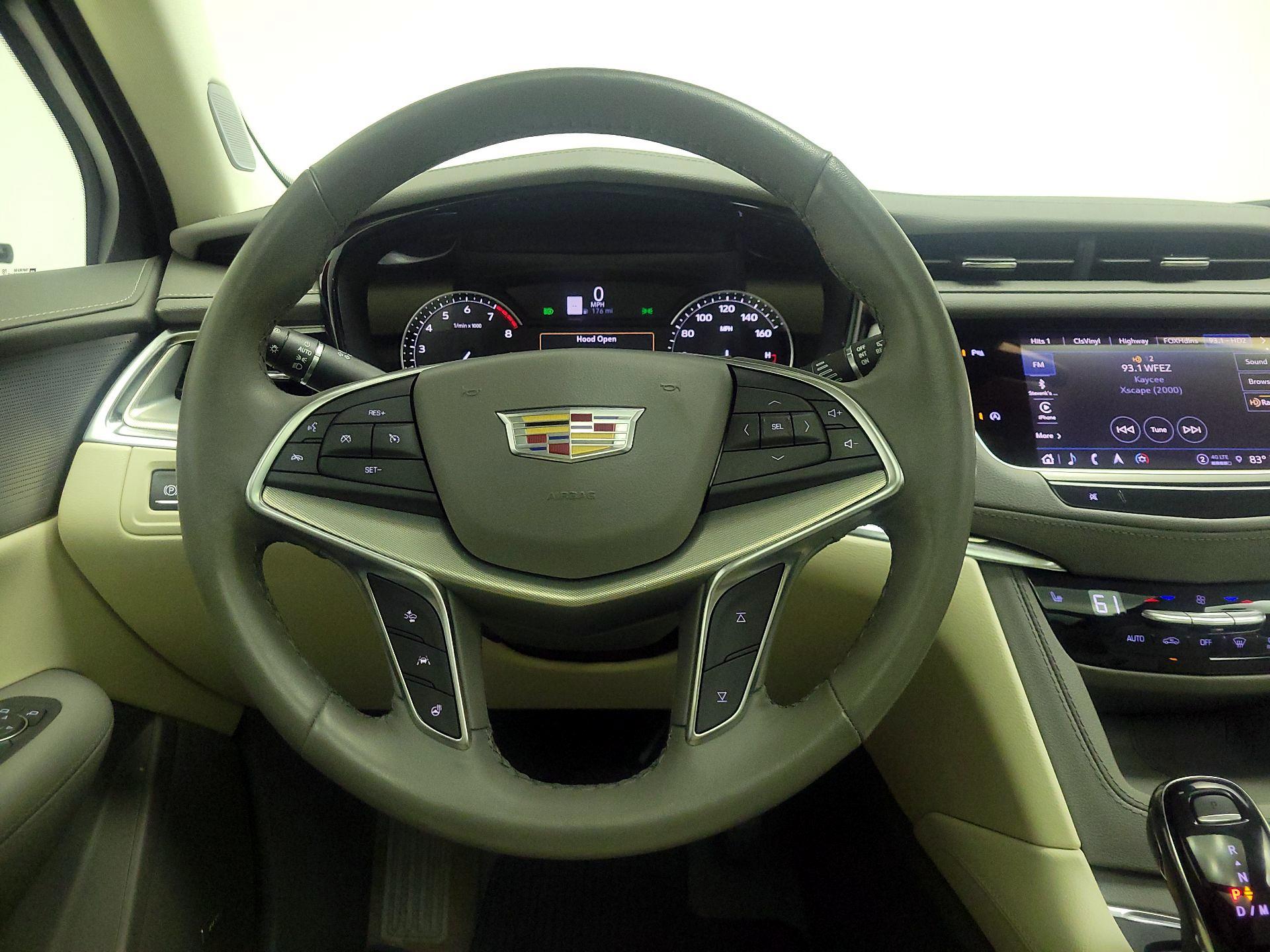Thumbnail: 2023 Cadillac XT5 - 10