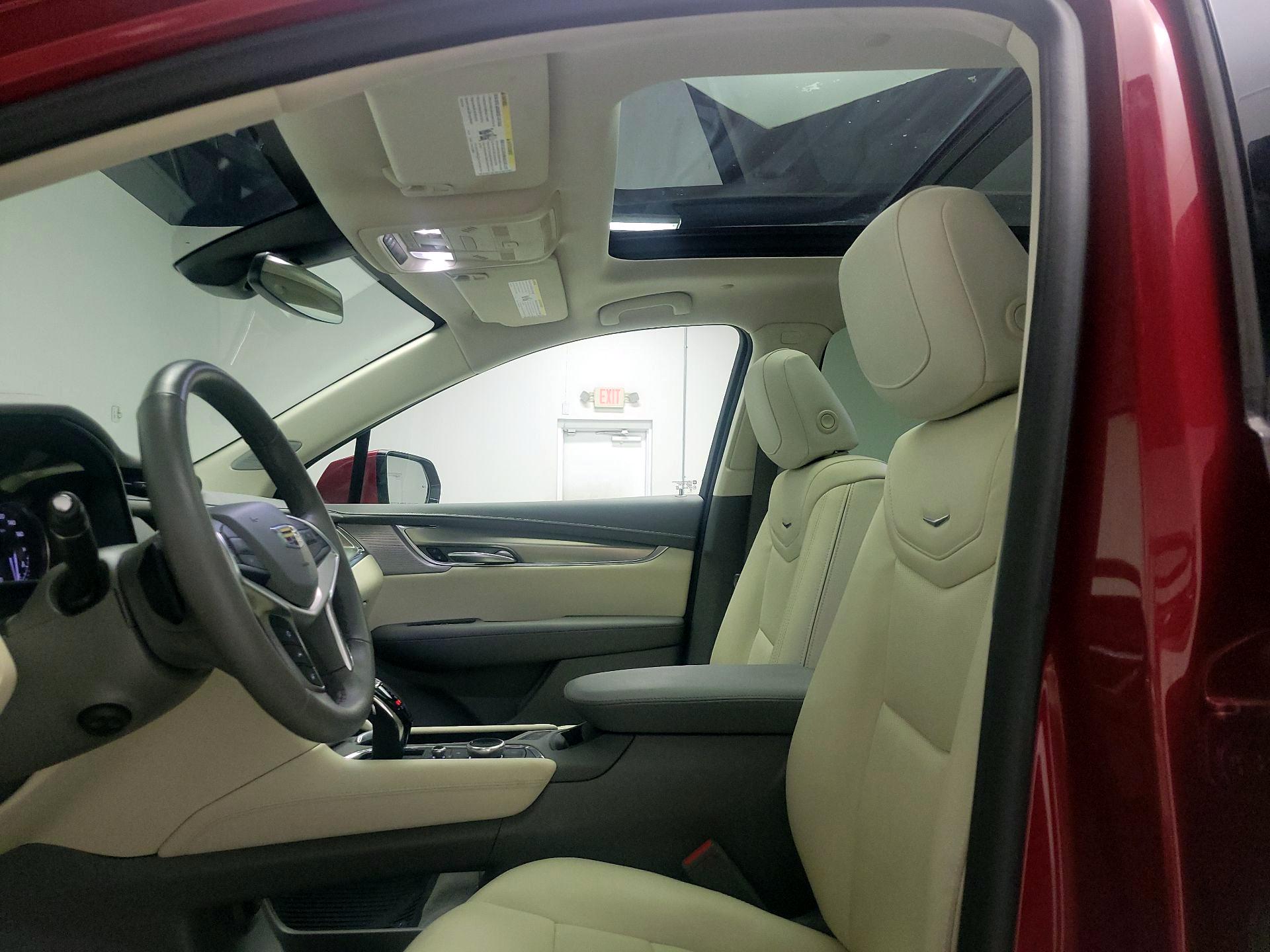 Thumbnail: 2023 Cadillac XT5 - 20