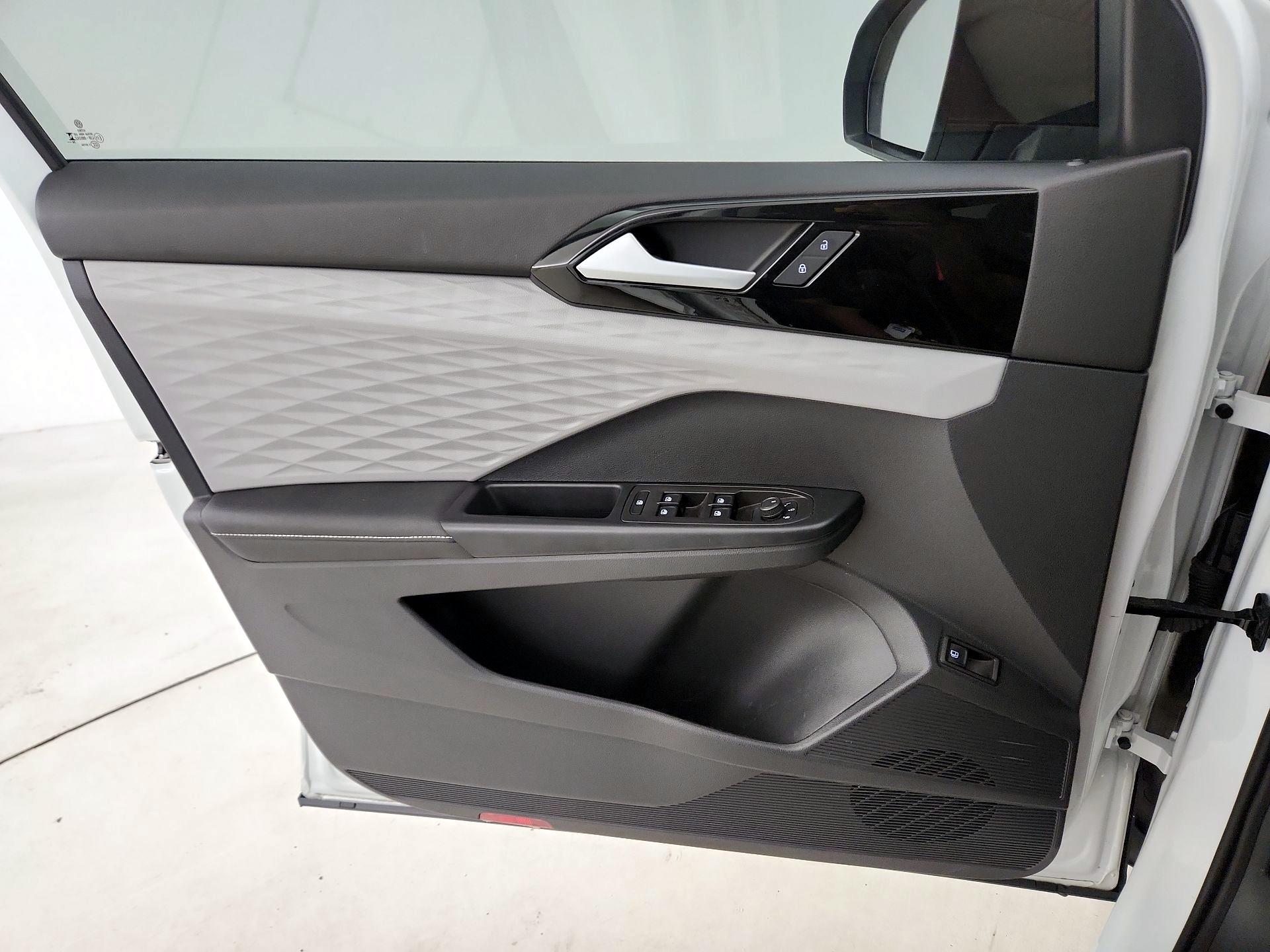 Thumbnail: 2024 Volkswagen Taos - 12