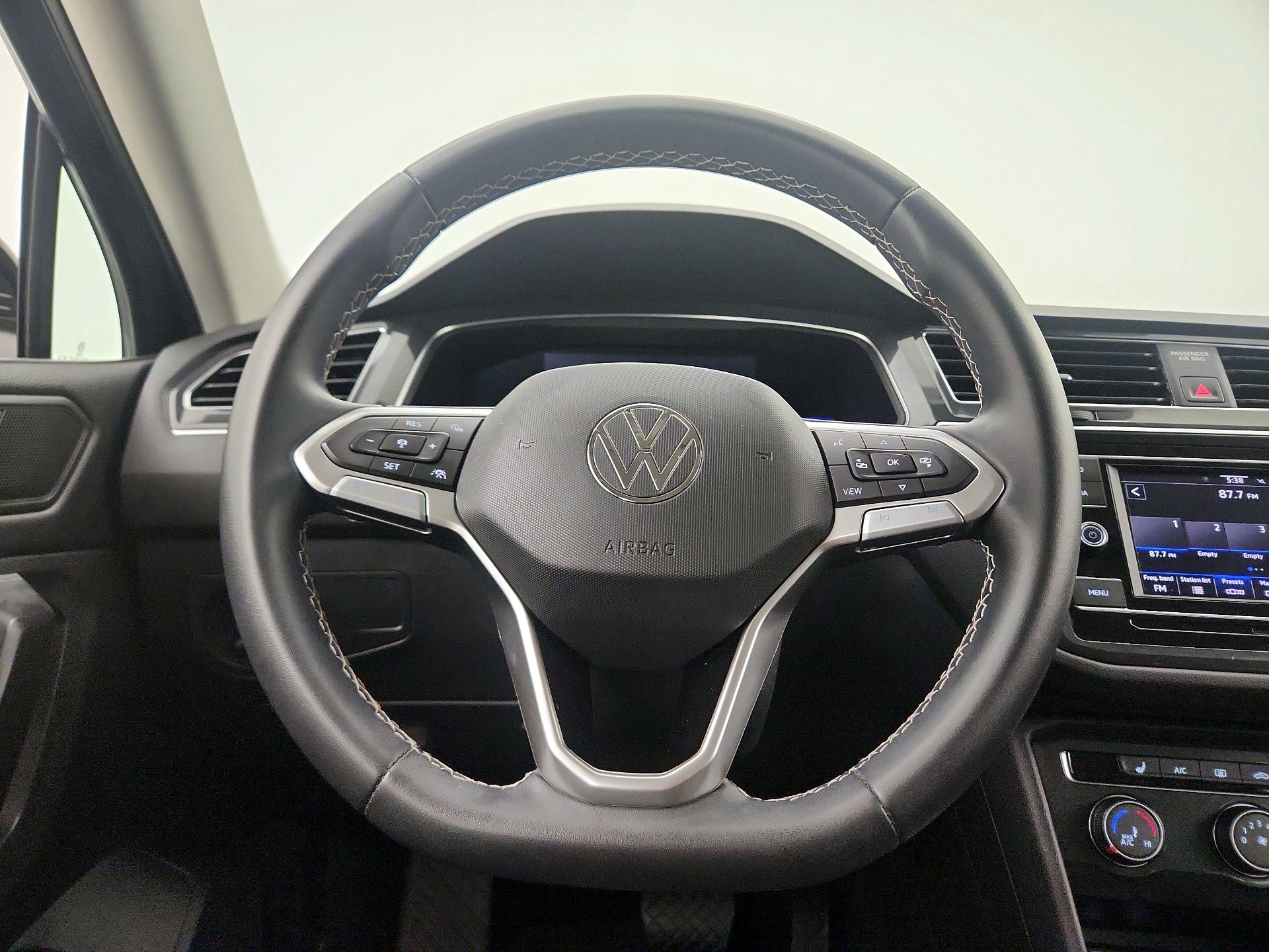 Thumbnail: 2023 Volkswagen Tiguan - 10