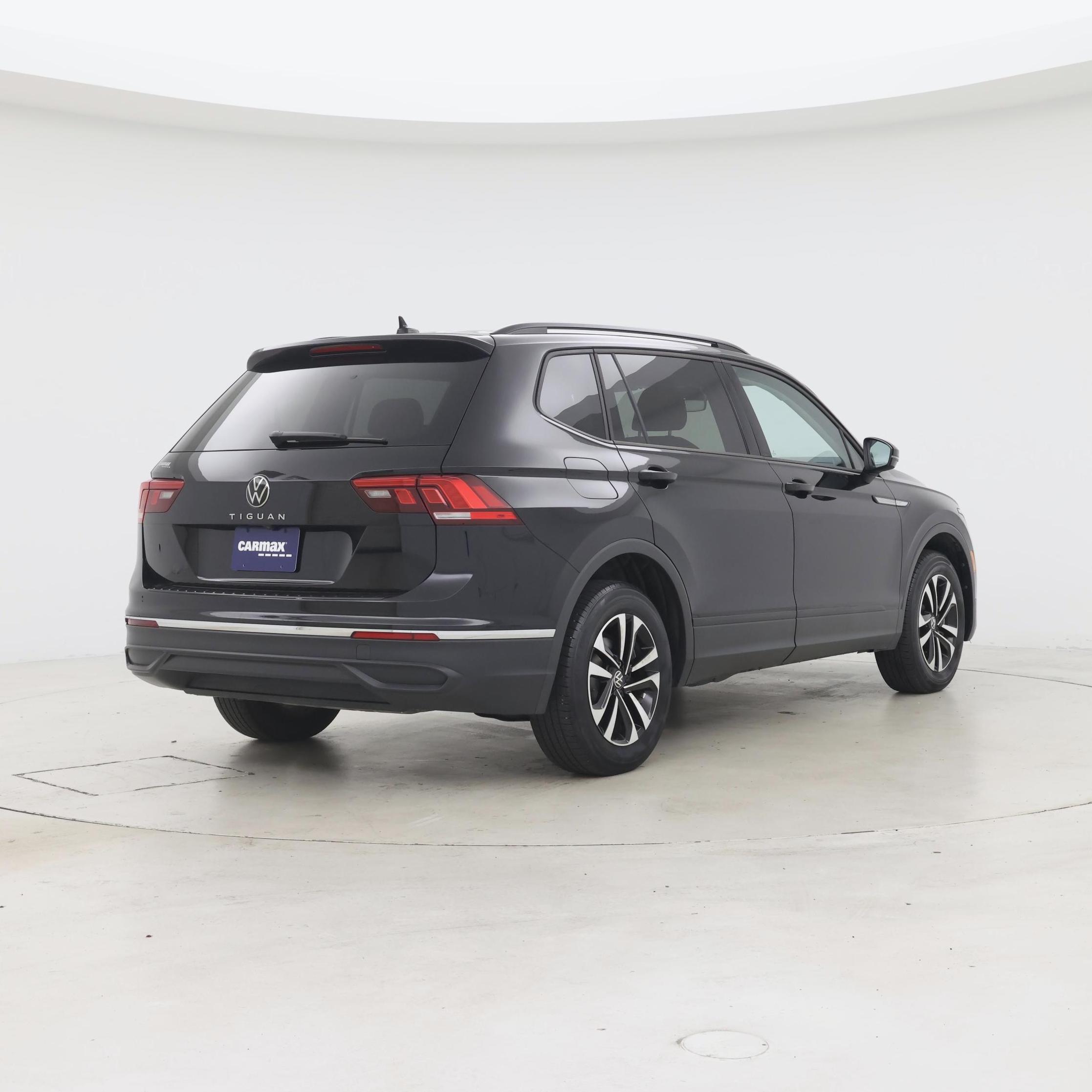 Thumbnail: 2023 Volkswagen Tiguan - 8
