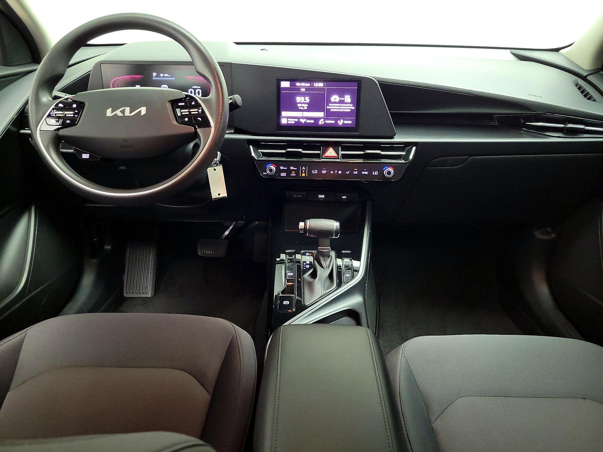 Thumbnail: 2024 Kia Niro - 9