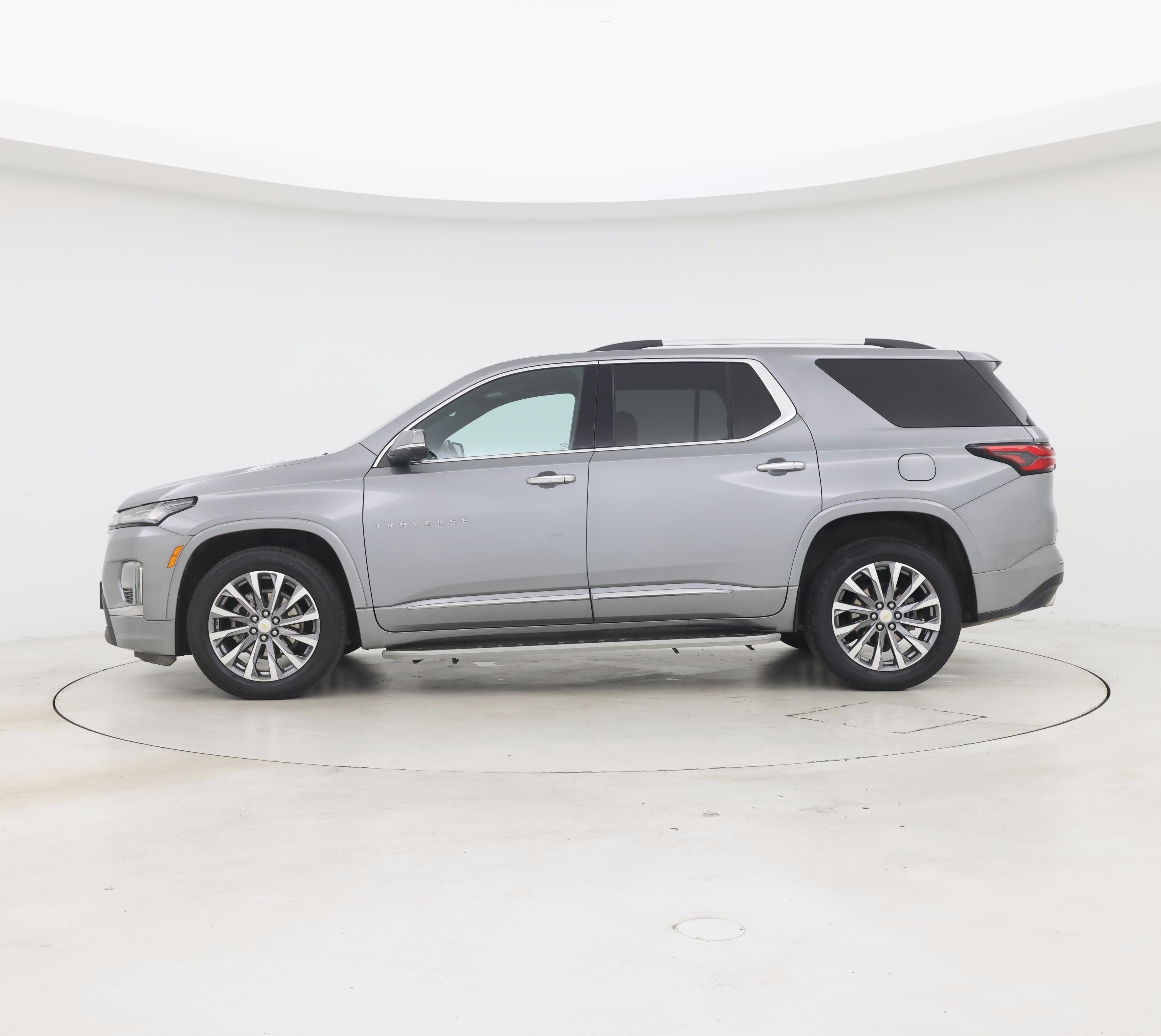 Thumbnail: 2023 Chevrolet Traverse - 3