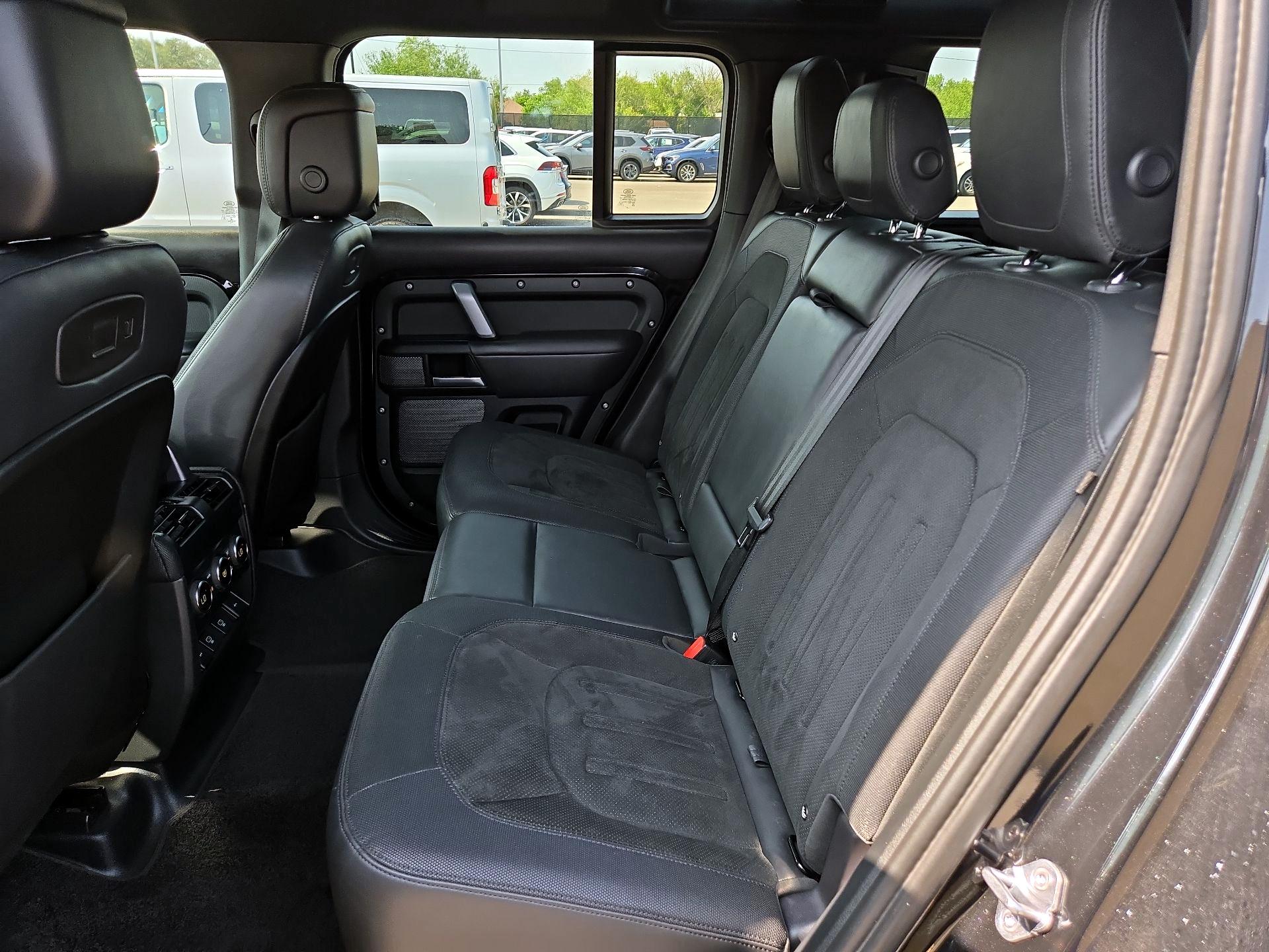 Thumbnail: 2022 Land Rover Defender - 17