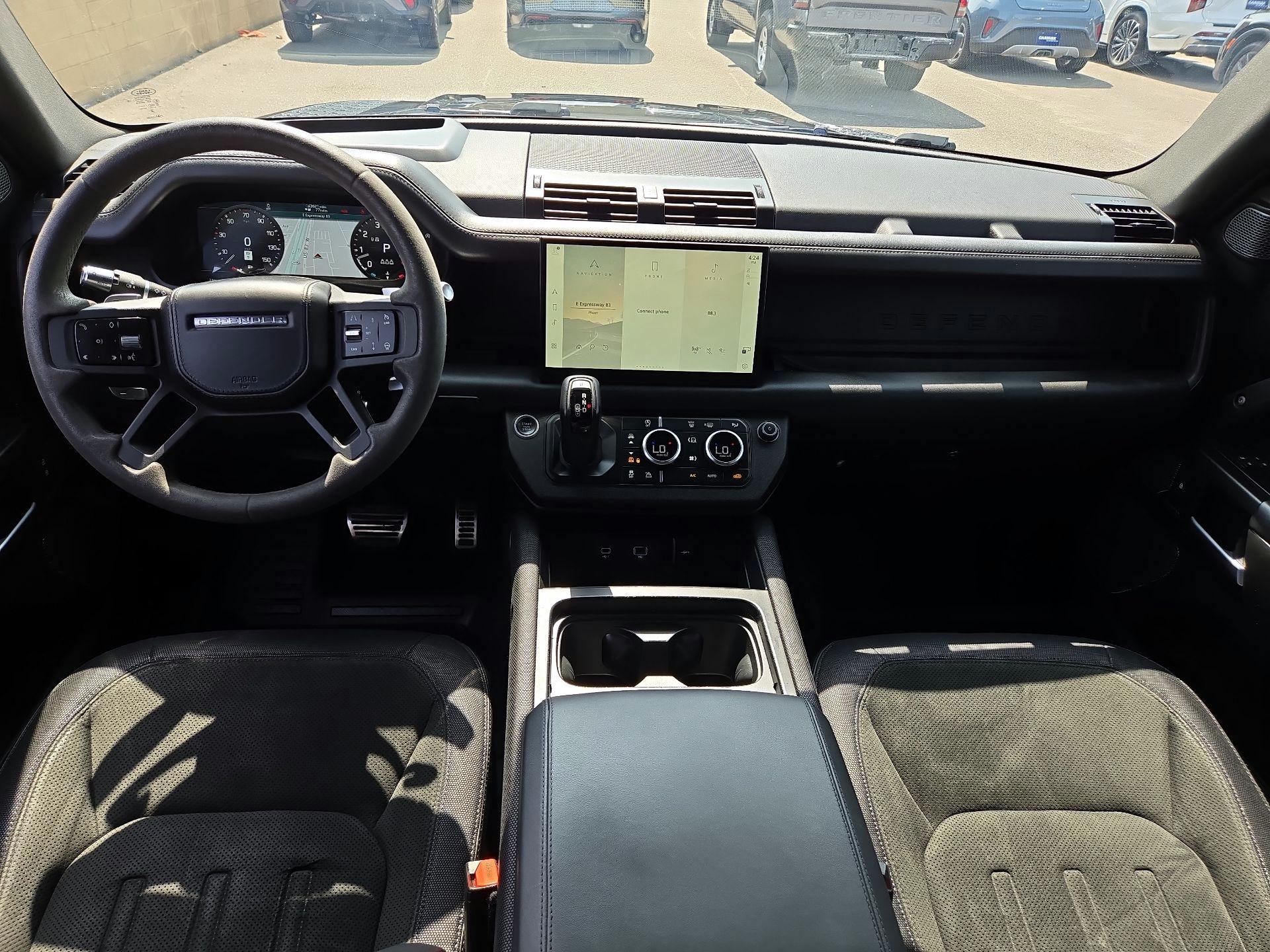 Thumbnail: 2022 Land Rover Defender - 8