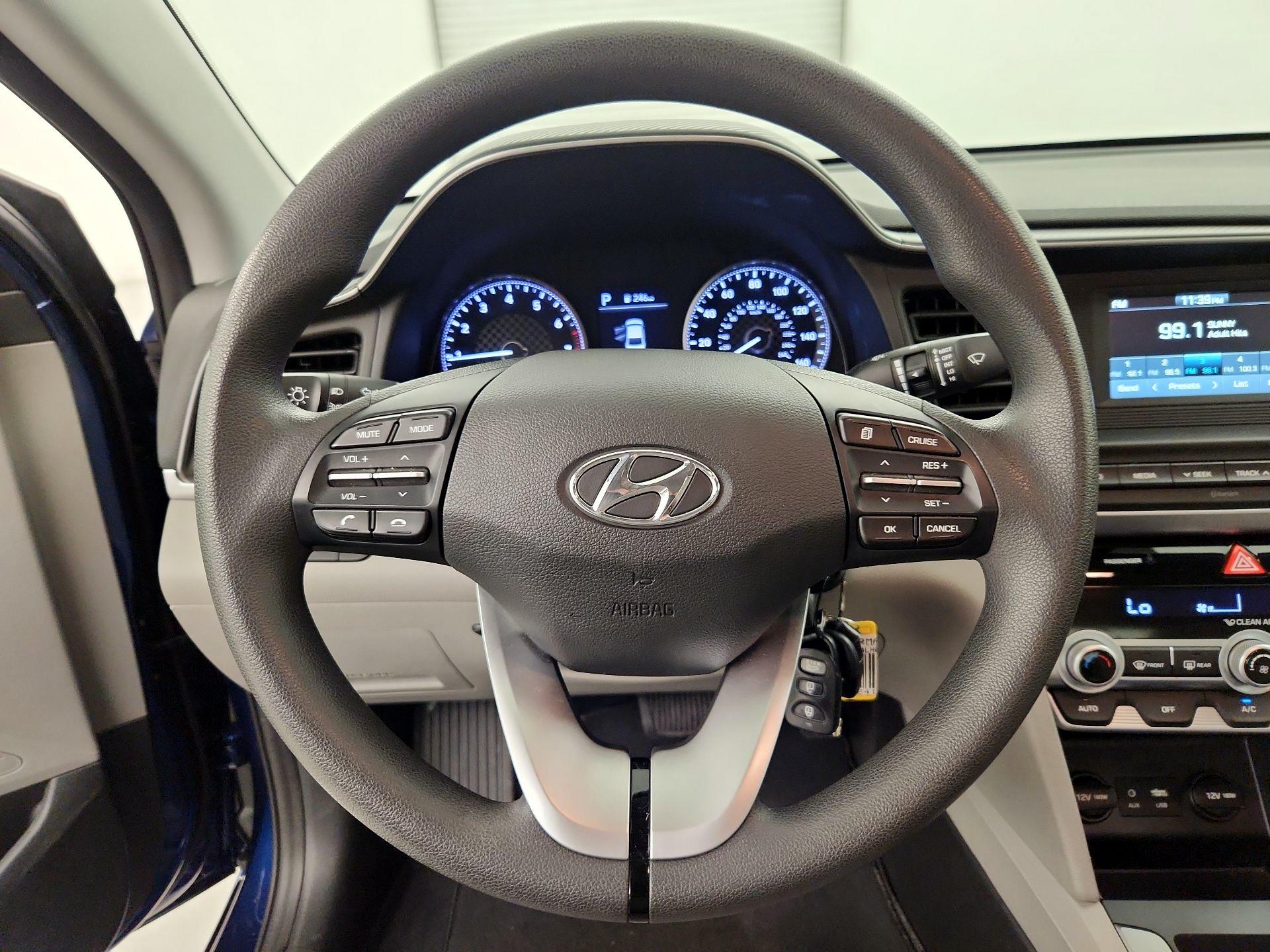 Thumbnail: 2020 Hyundai Elantra - 10