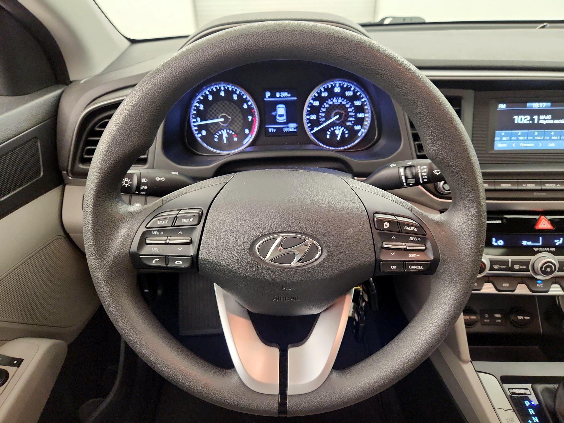Thumbnail: 2020 Hyundai Elantra - 10