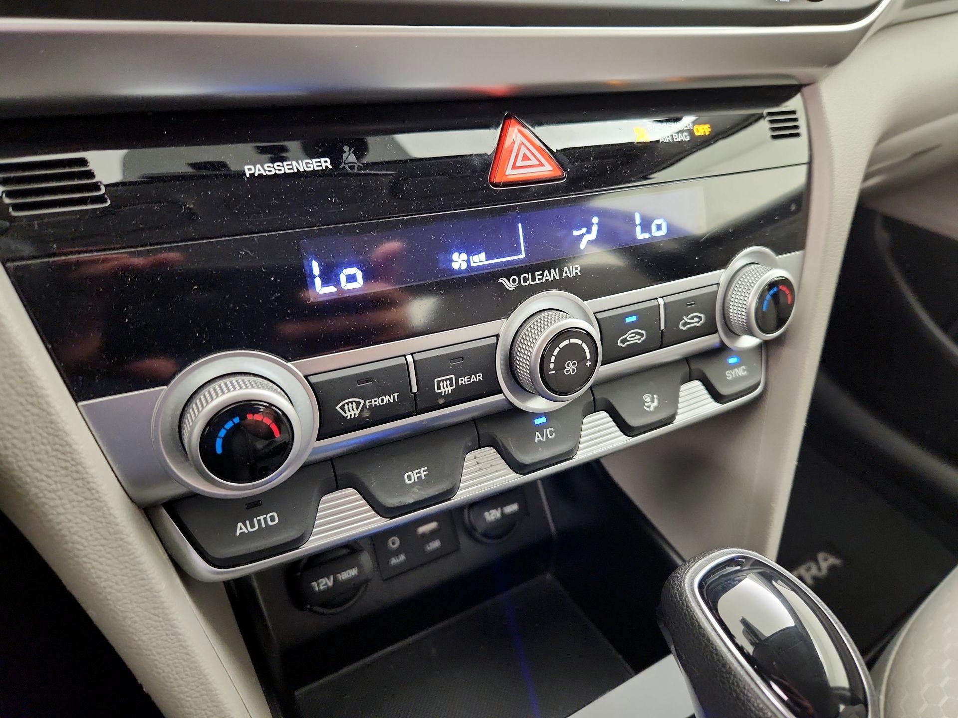 Thumbnail: 2020 Hyundai Elantra - 16
