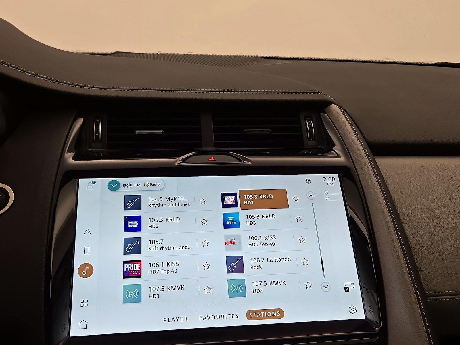 2024 Jaguar E-Pace R-DYNAMIC SE - Photo 17