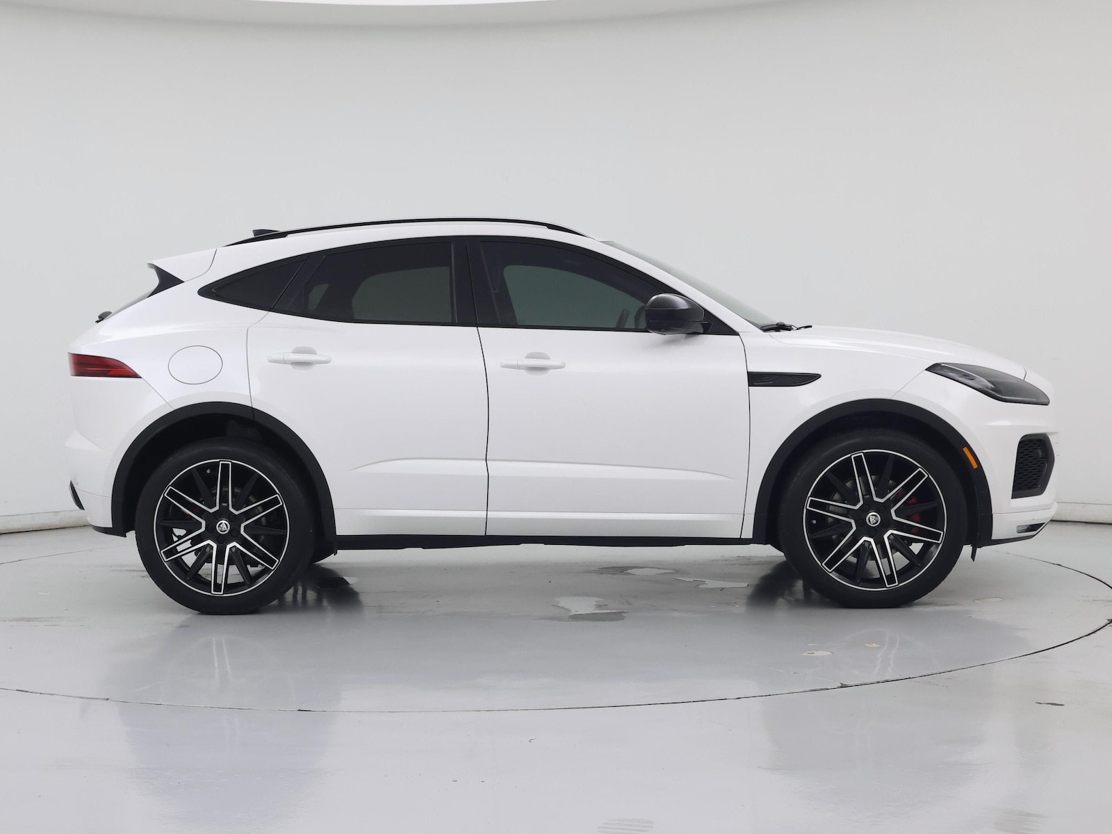 2024 Jaguar E-Pace R-DYNAMIC SE - Photo 8
