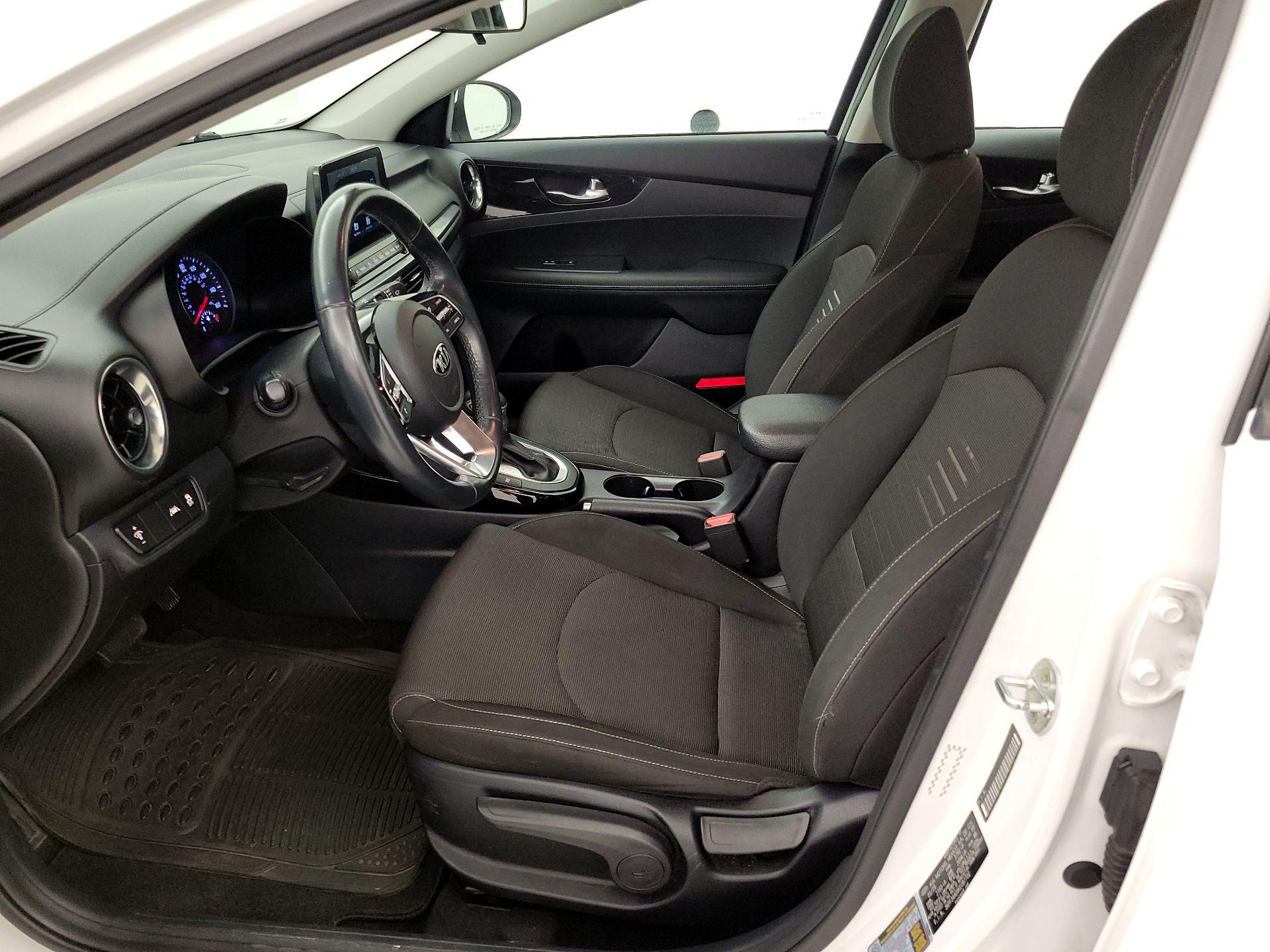 Thumbnail: 2019 Kia Forte - 11