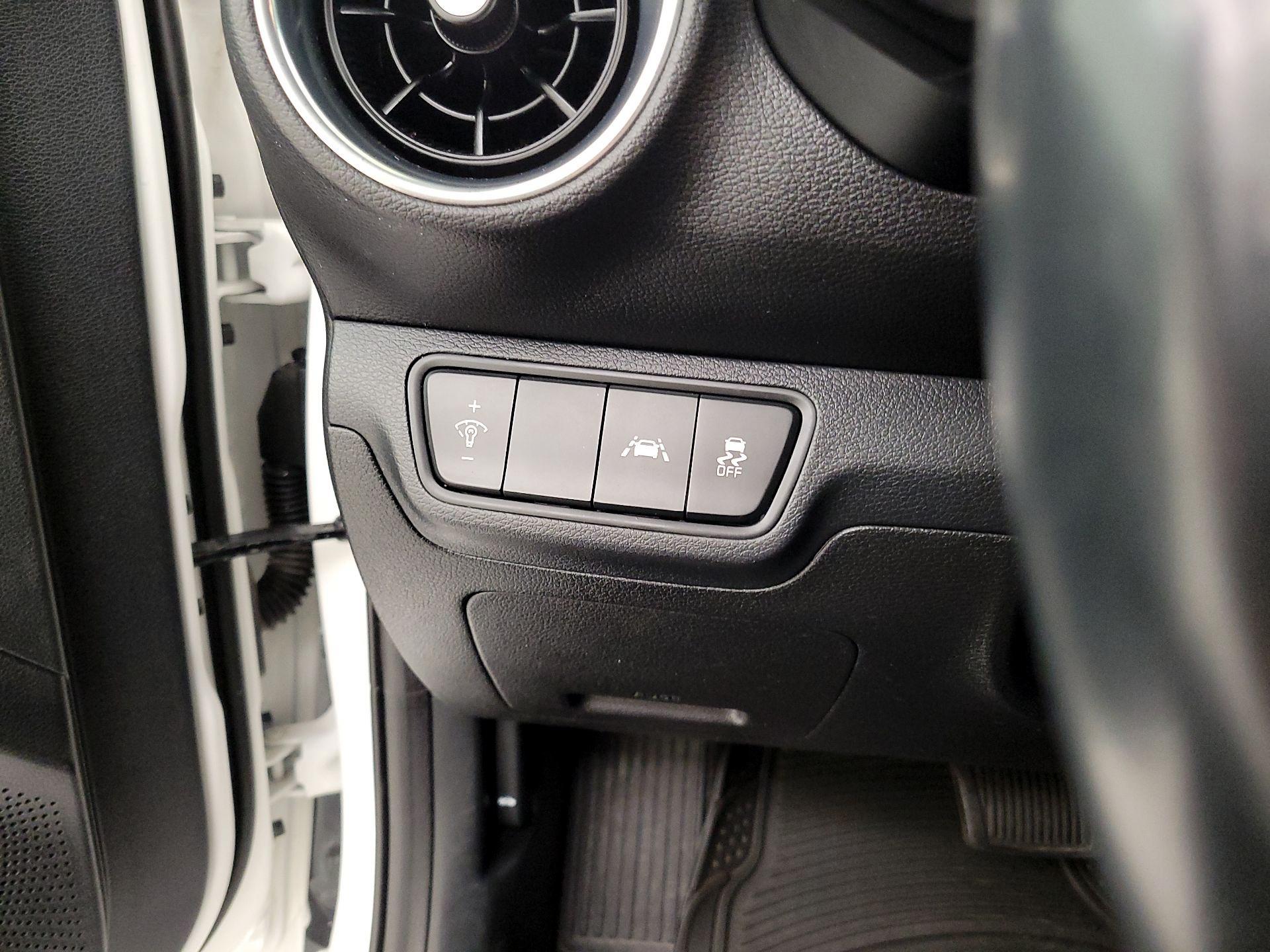 Thumbnail: 2019 Kia Forte - 13