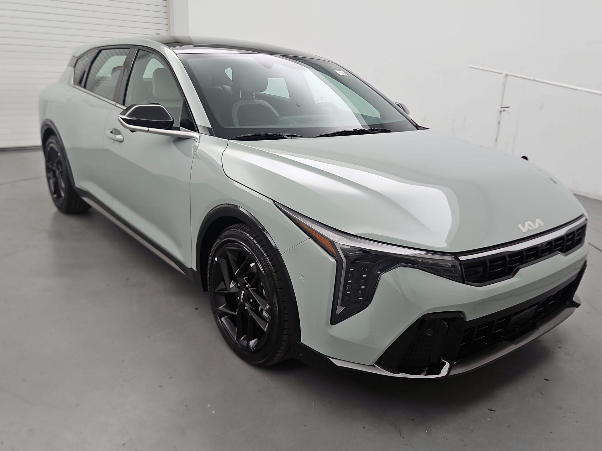 Thumbnail: 2026 Kia K4 - 1