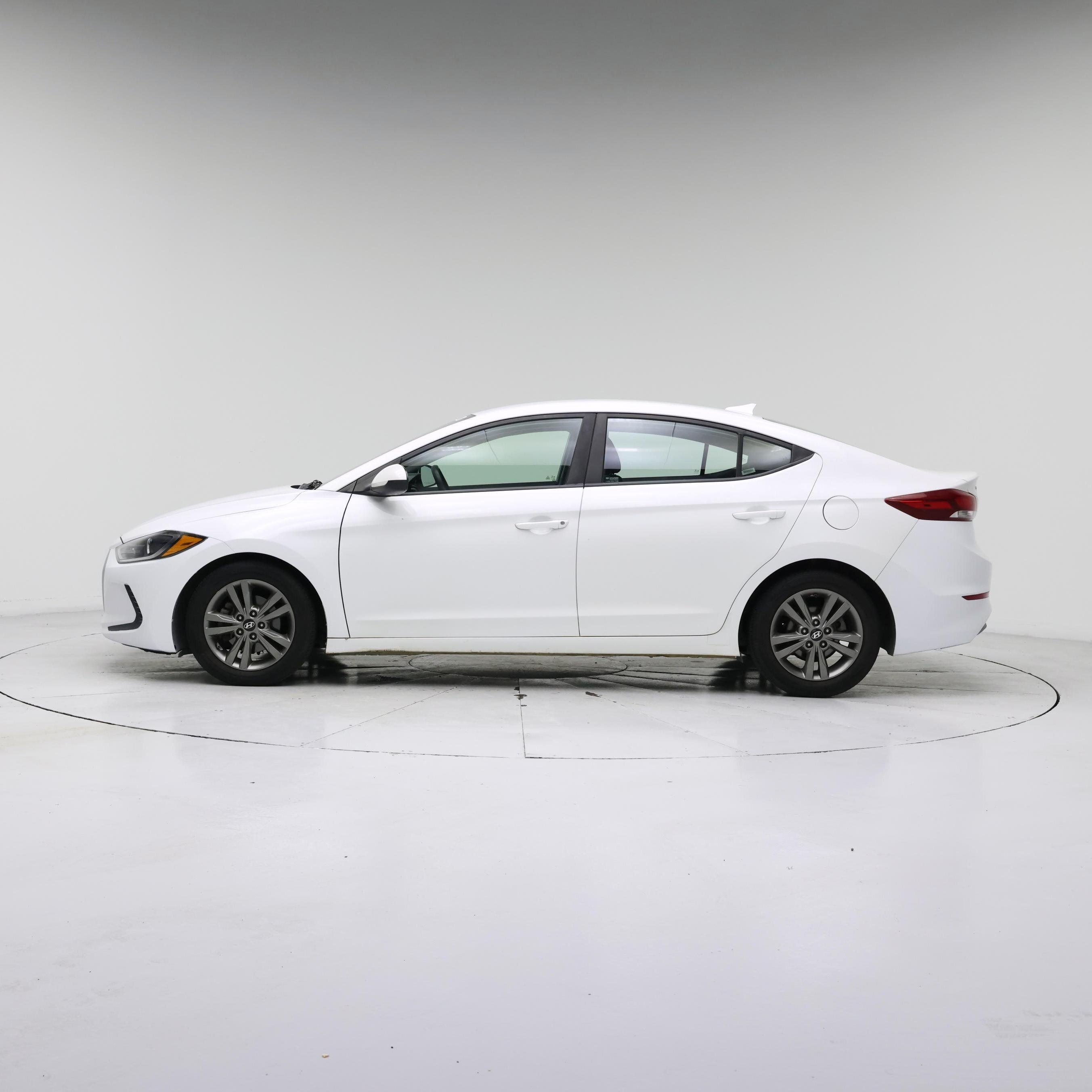 Thumbnail: 2018 Hyundai Elantra - 3