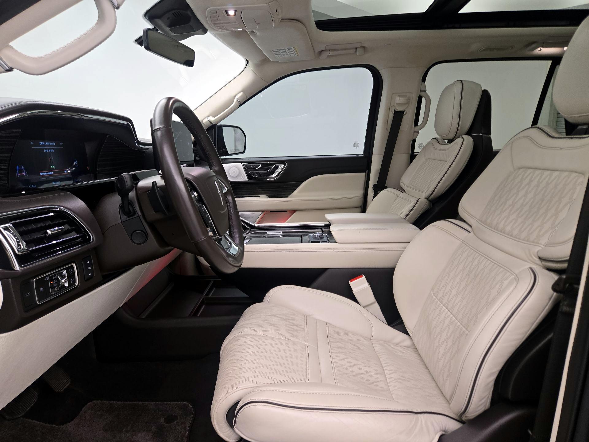 Thumbnail: 2024 Lincoln Navigator - 11