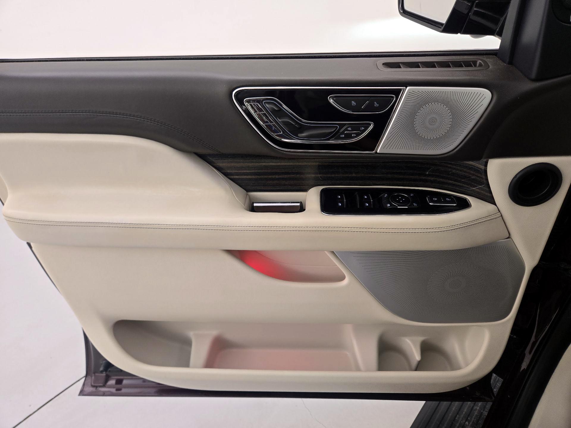 Thumbnail: 2024 Lincoln Navigator - 12