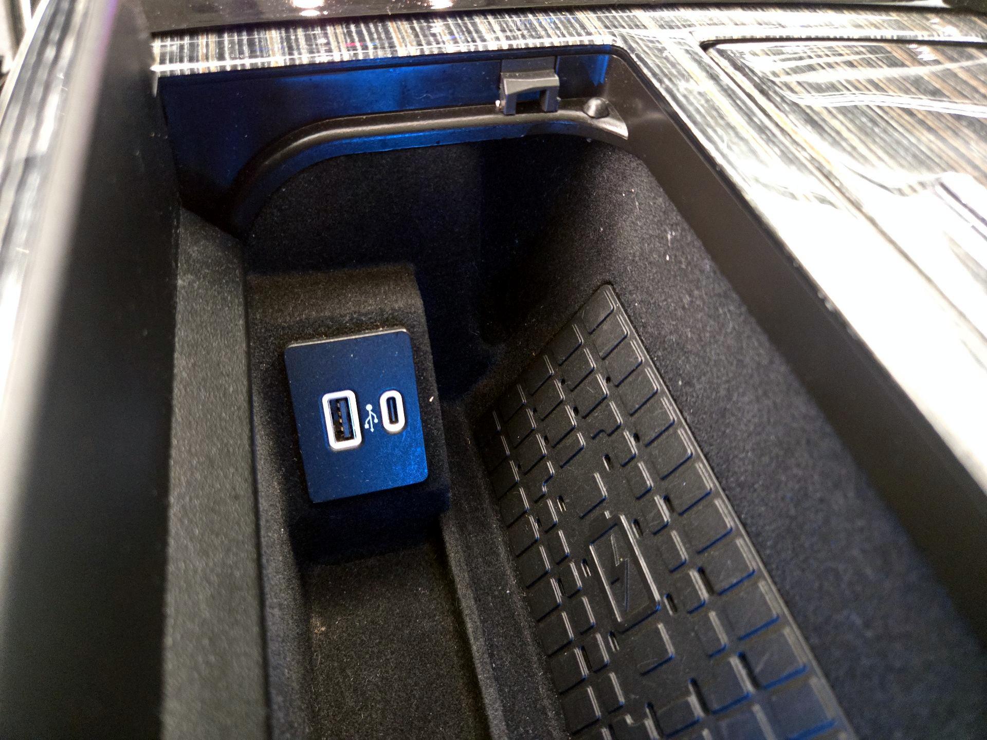 Thumbnail: 2024 Lincoln Navigator - 19