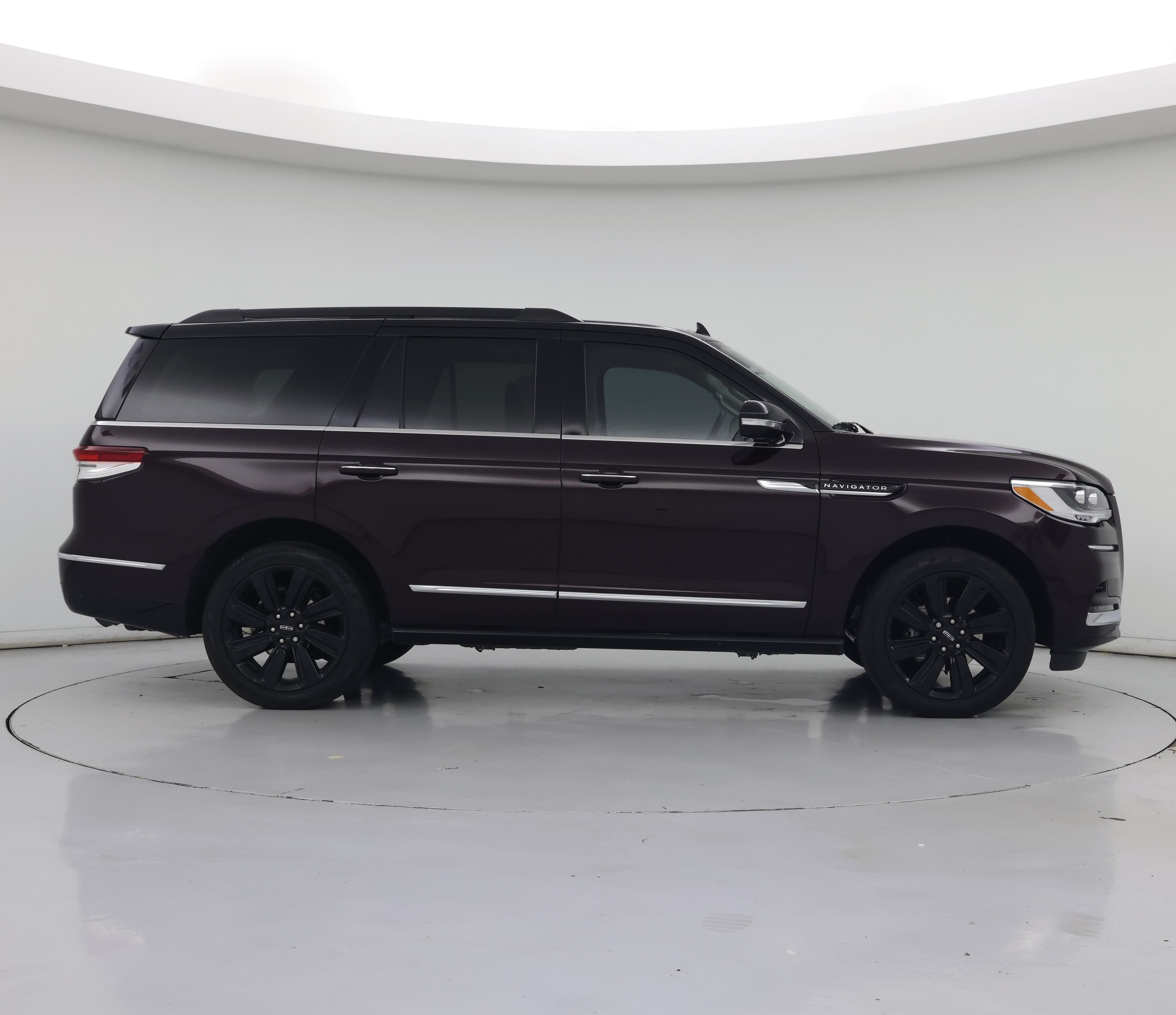 Thumbnail: 2024 Lincoln Navigator - 7