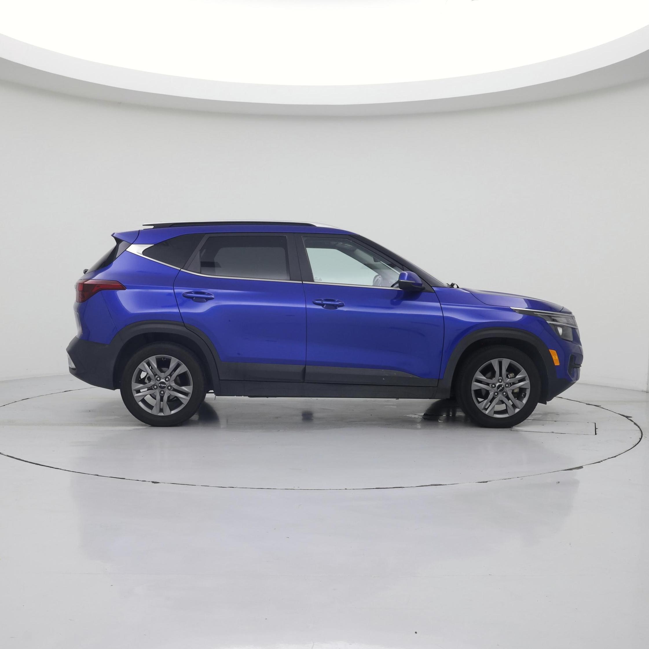 Thumbnail: 2023 Kia Seltos - 7