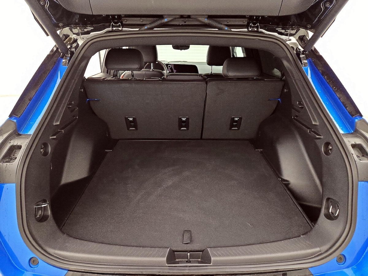 Trunk/Cargo (Seats Up)