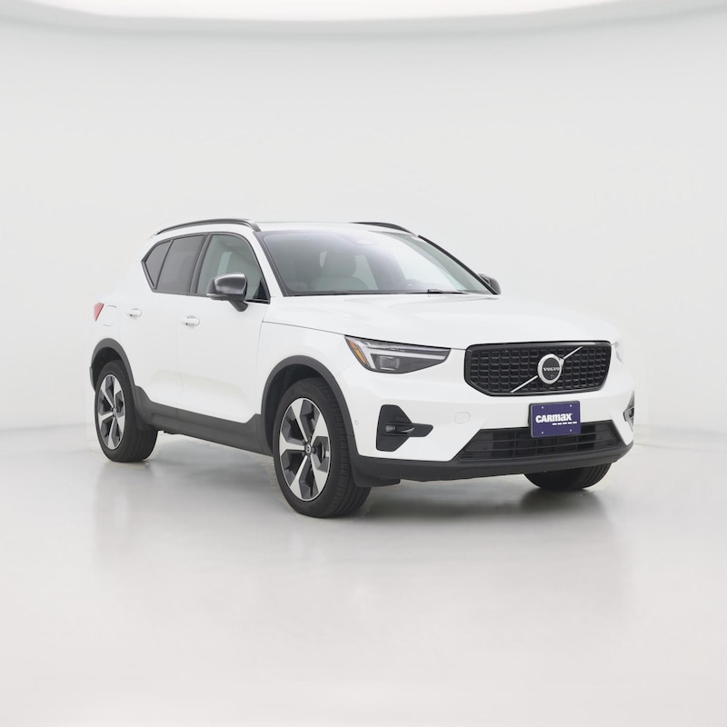 2026 Volvo XC40 B5 Plus