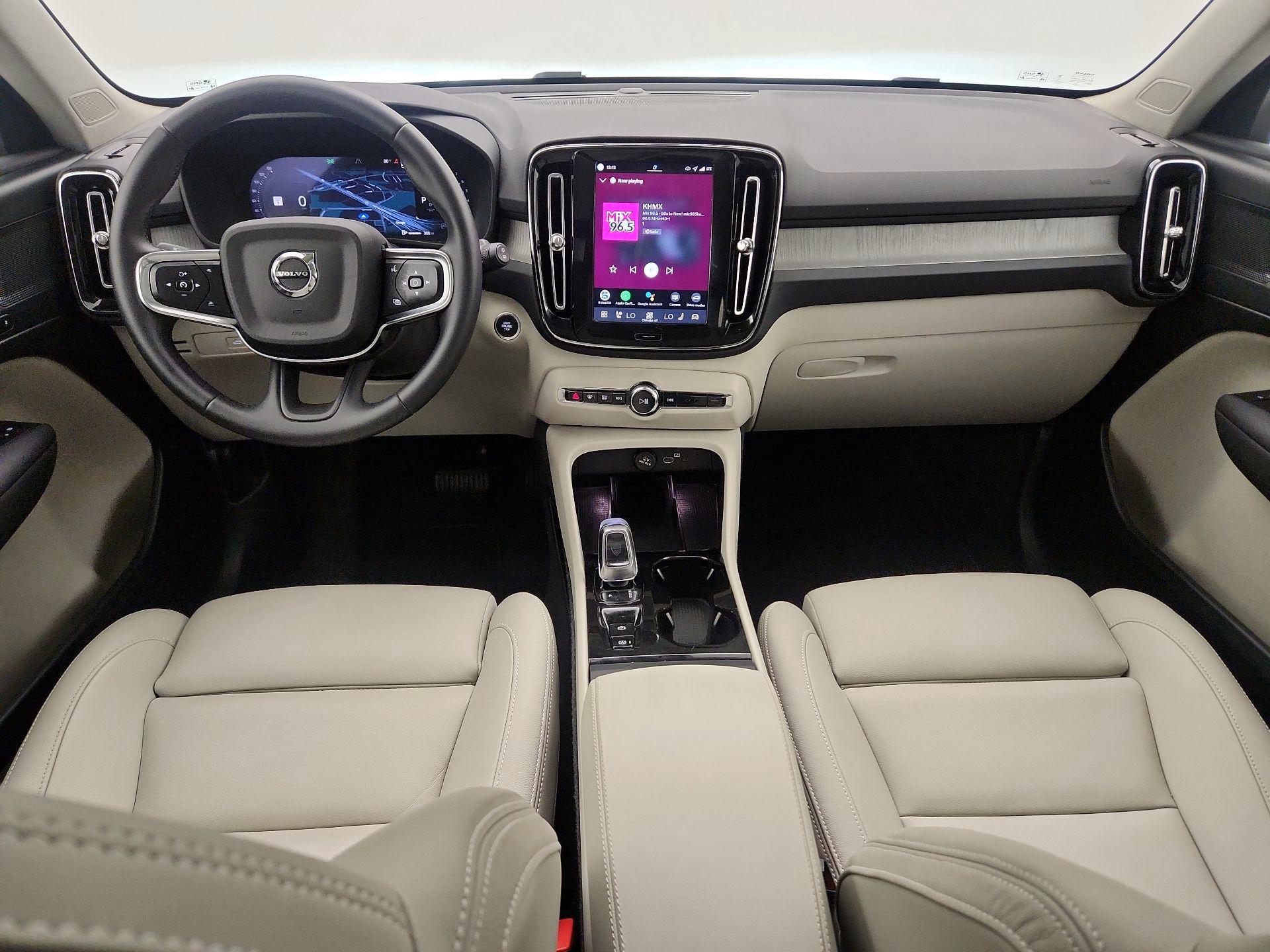 Thumbnail: 2026 Volvo XC40 - 9