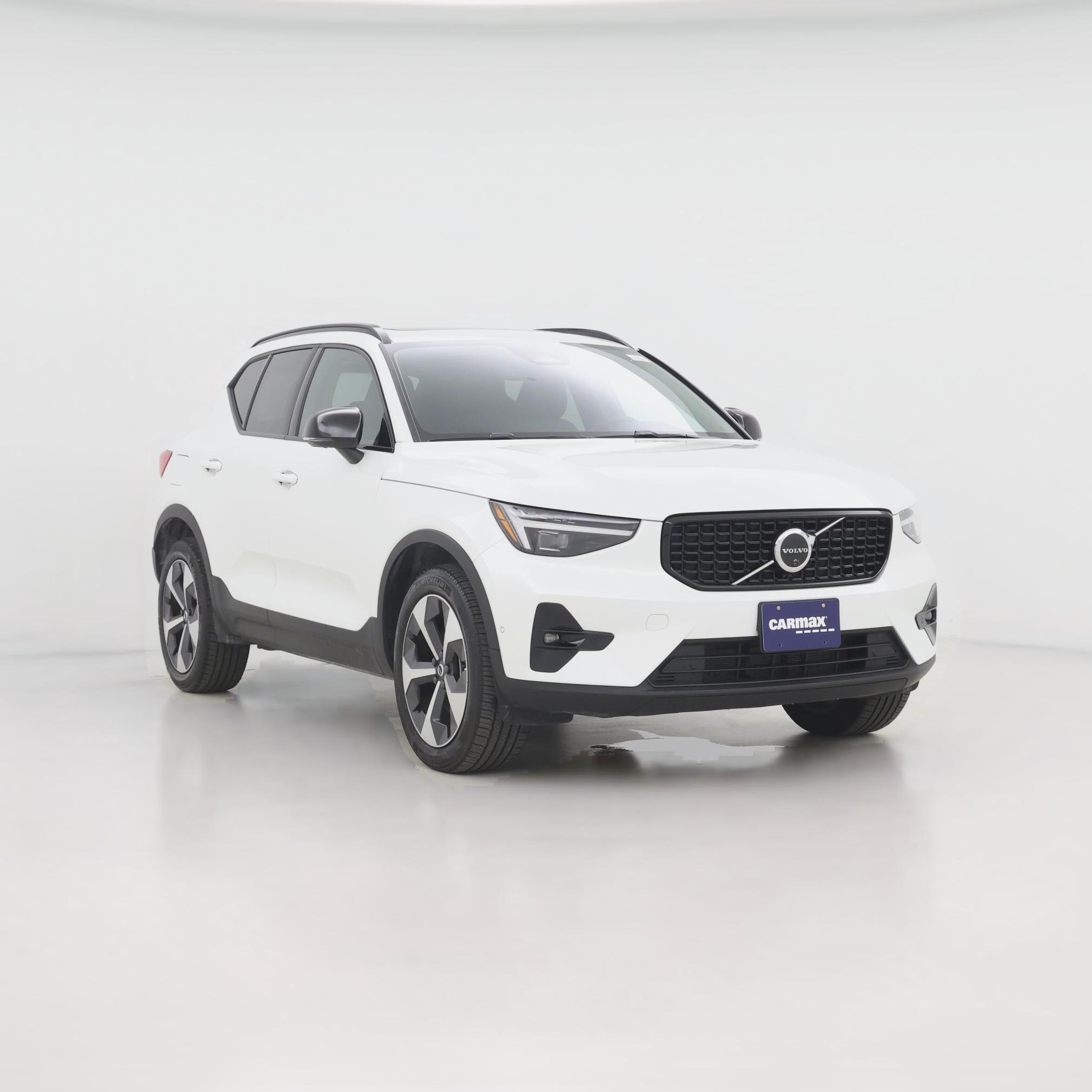 Thumbnail: 2026 Volvo XC40 - 1