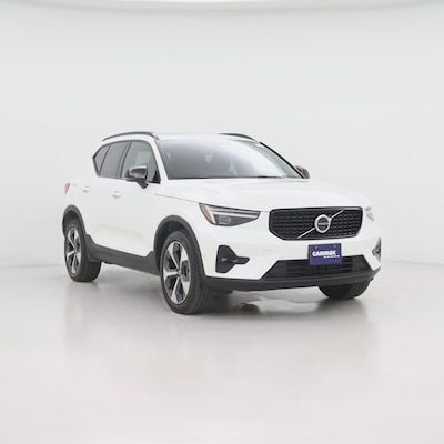 2026 Volvo XC40 B5 Plus