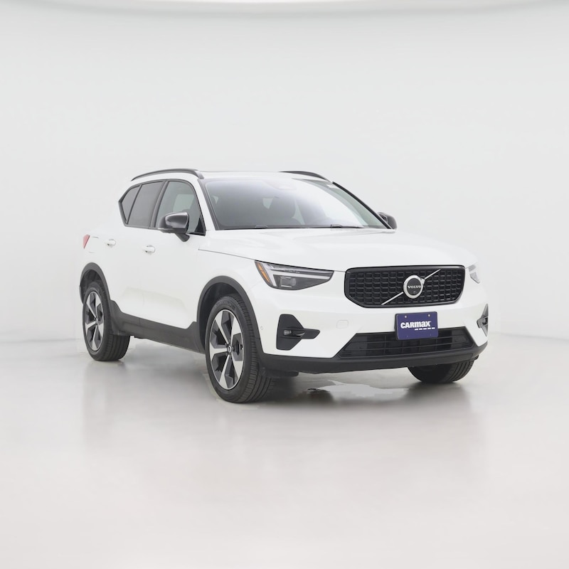 2026 Volvo XC40 B5 Plus