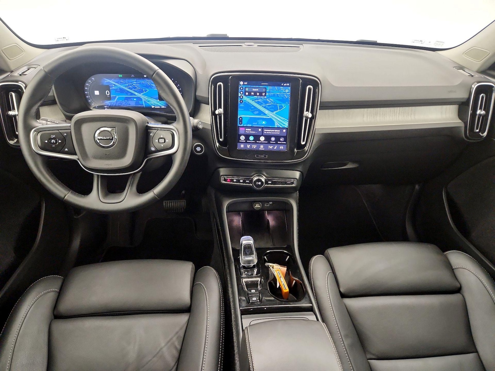 2026 Volvo XC40 Plus - Photo 10
