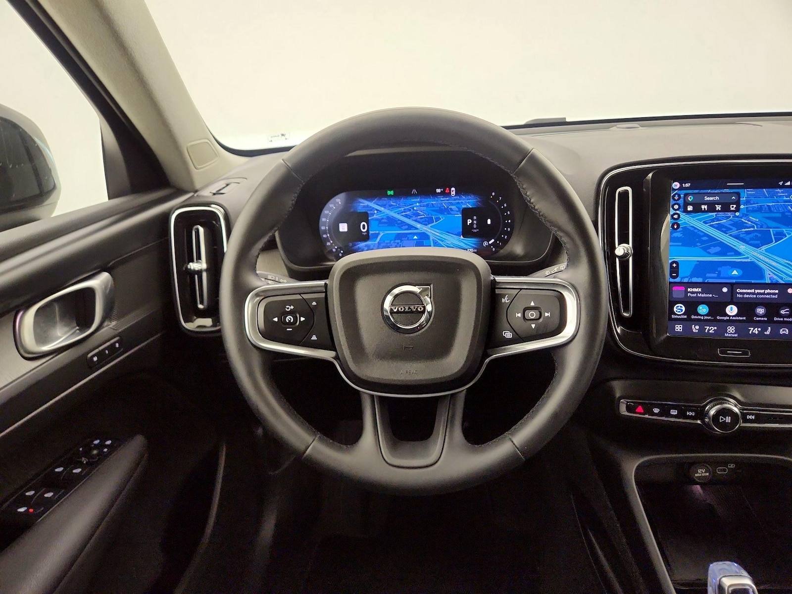 2026 Volvo XC40 Plus - Photo 11