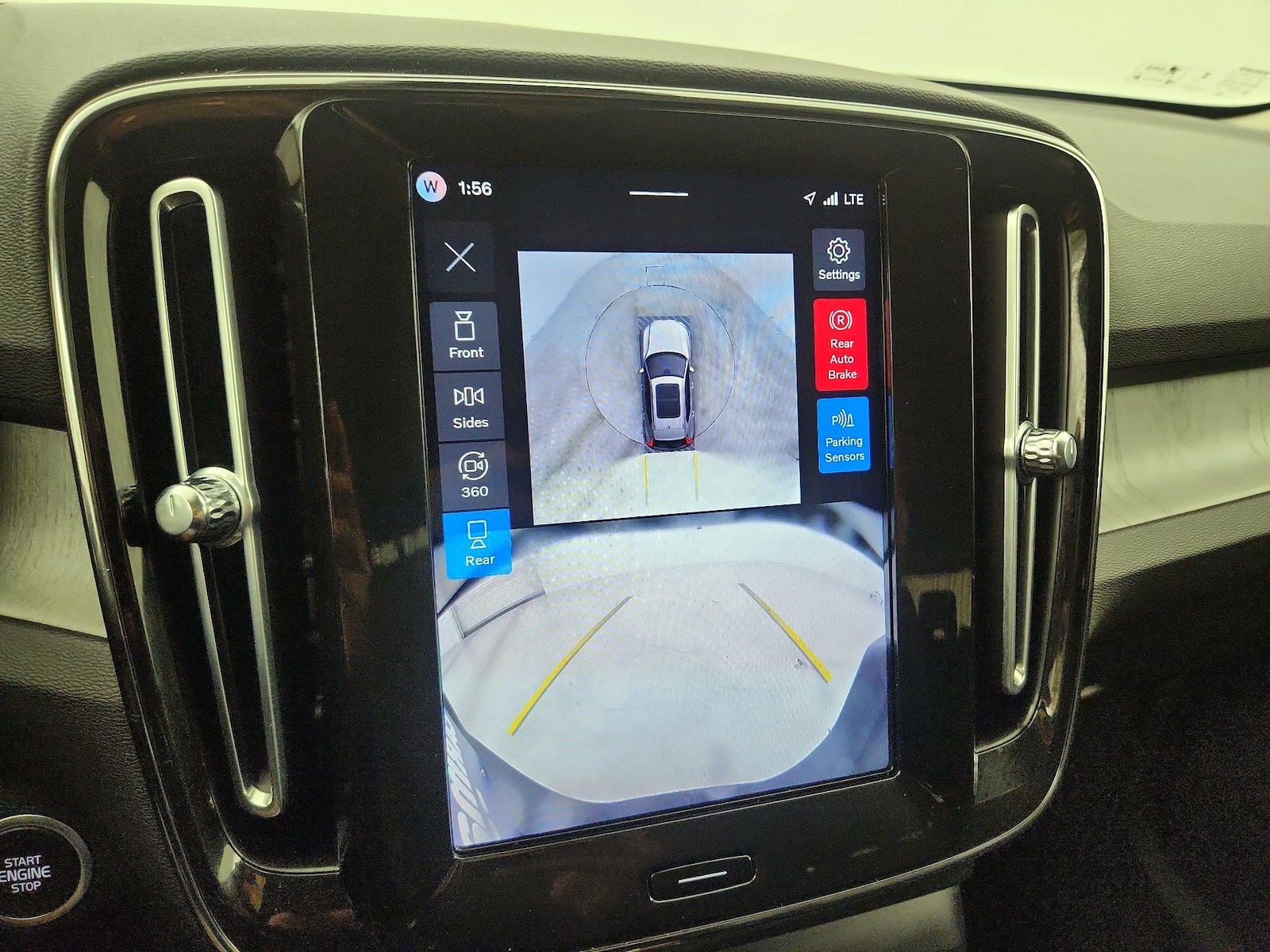 2026 Volvo XC40 Plus - Photo 16