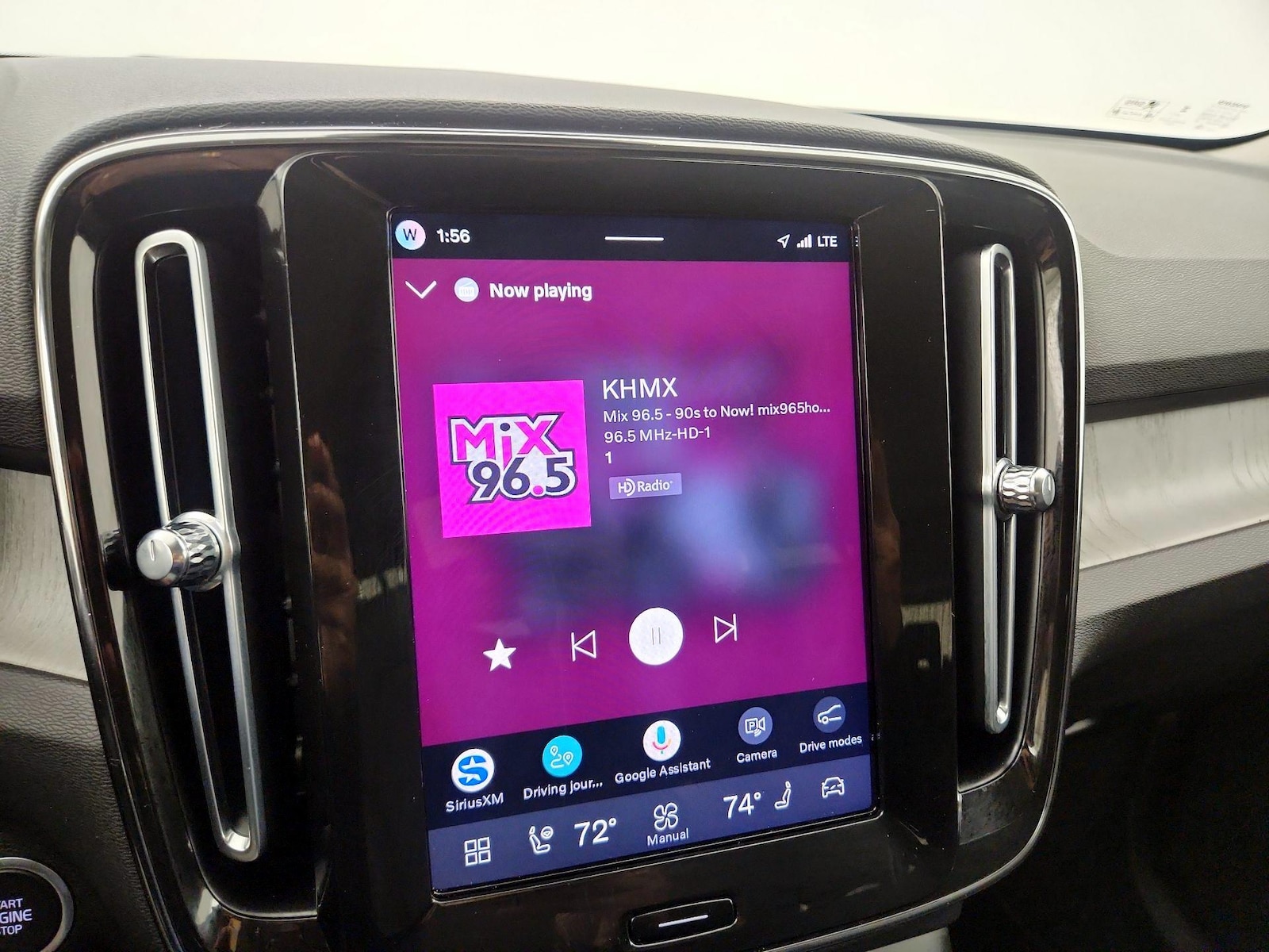 2026 Volvo XC40 Plus - Photo 17