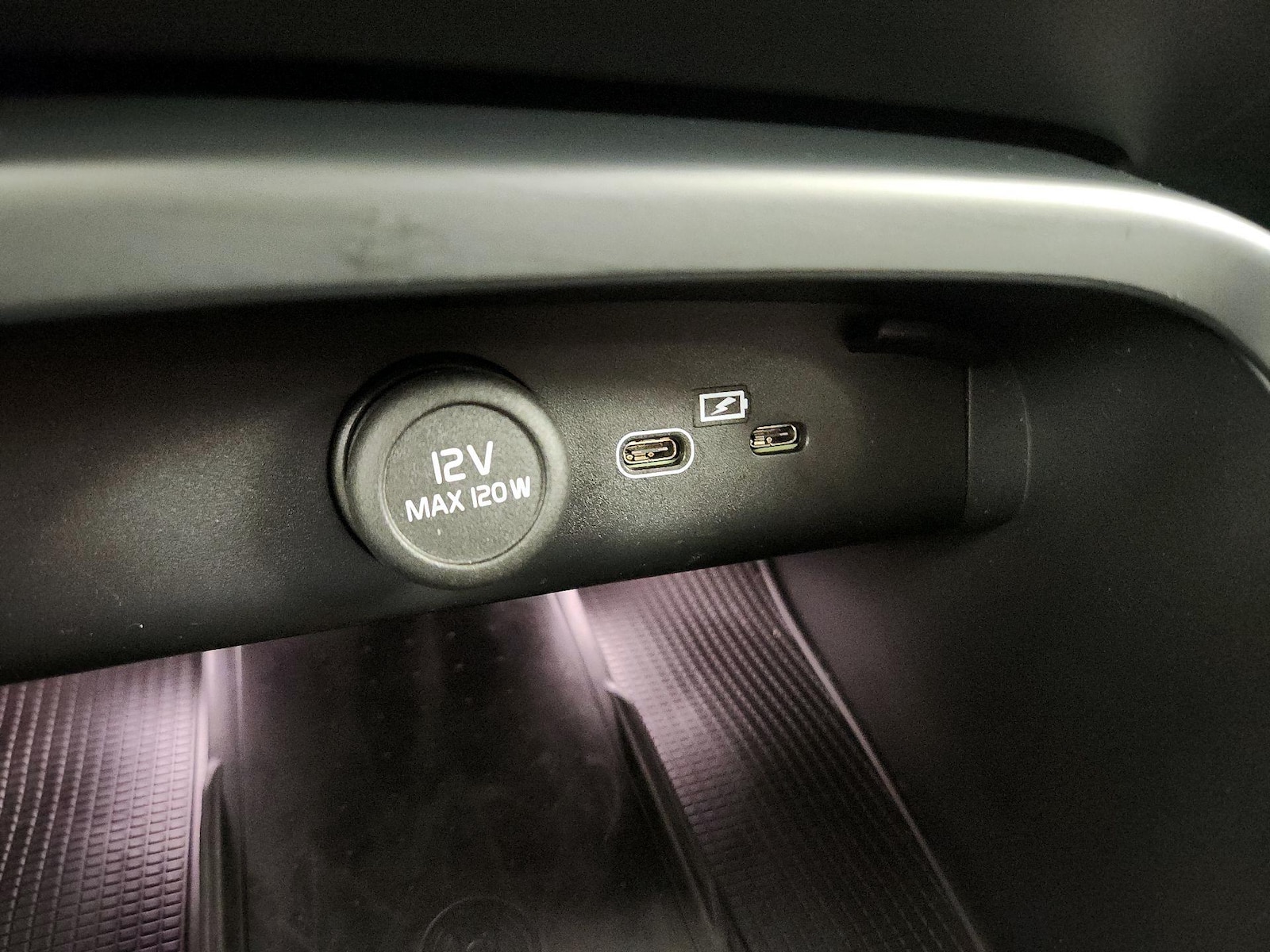 2026 Volvo XC40 Plus - Photo 20