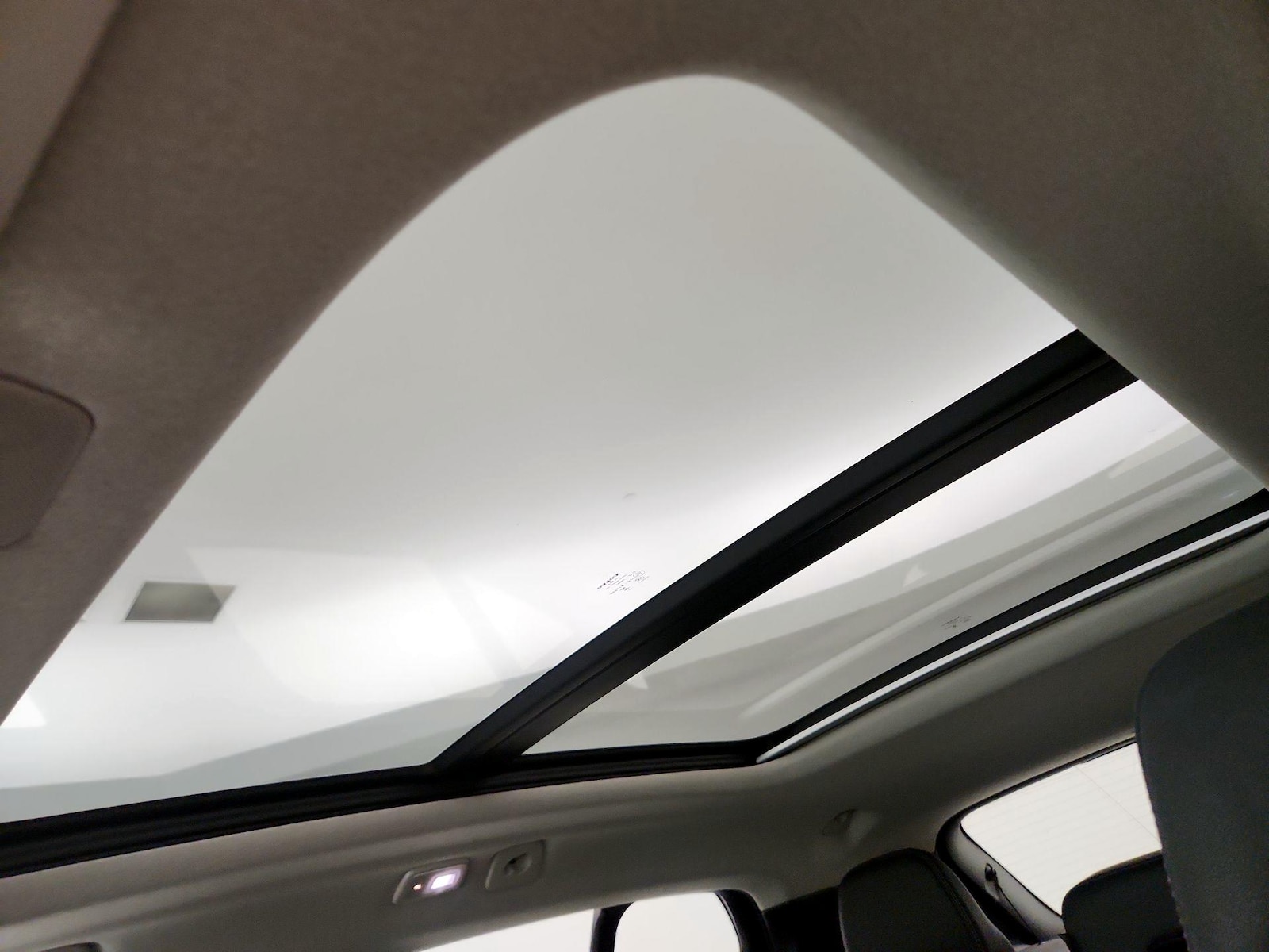 2026 Volvo XC40 Plus - Photo 21