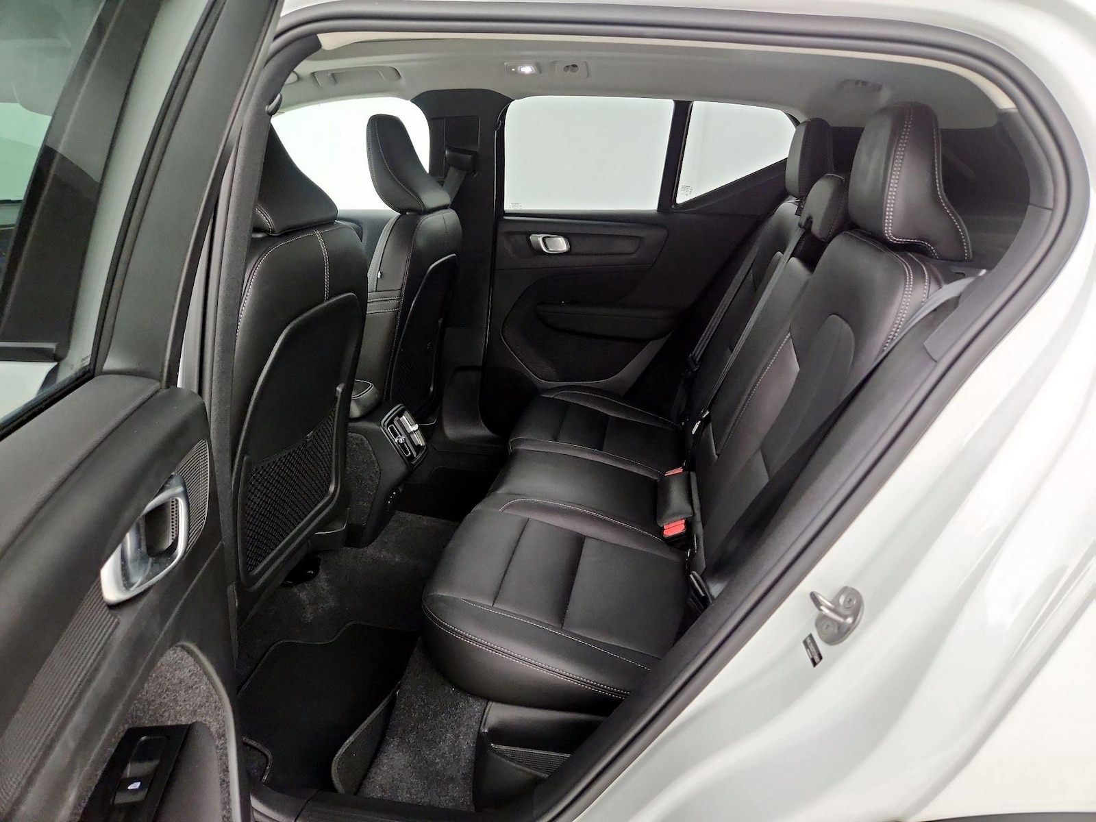 2026 Volvo XC40 Plus - Photo 22