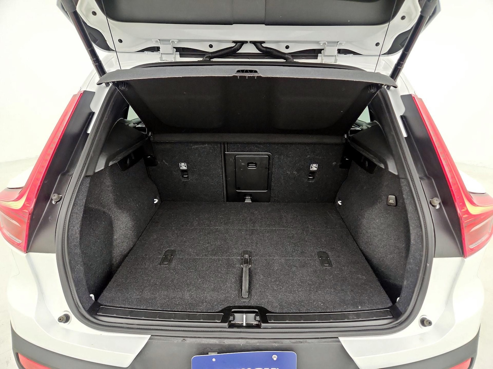 2026 Volvo XC40 Plus - Photo 23