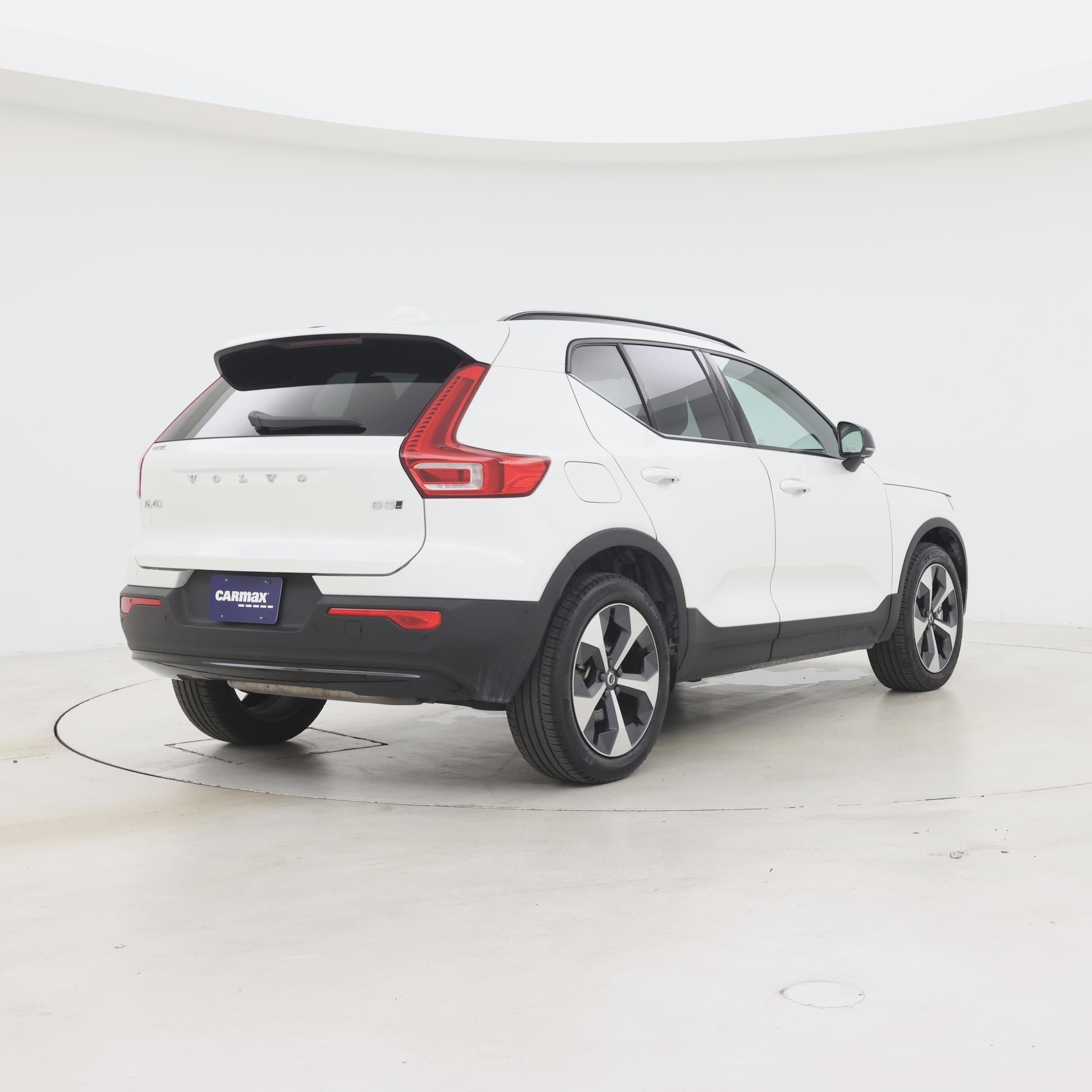 Thumbnail: 2026 Volvo XC40 - 8