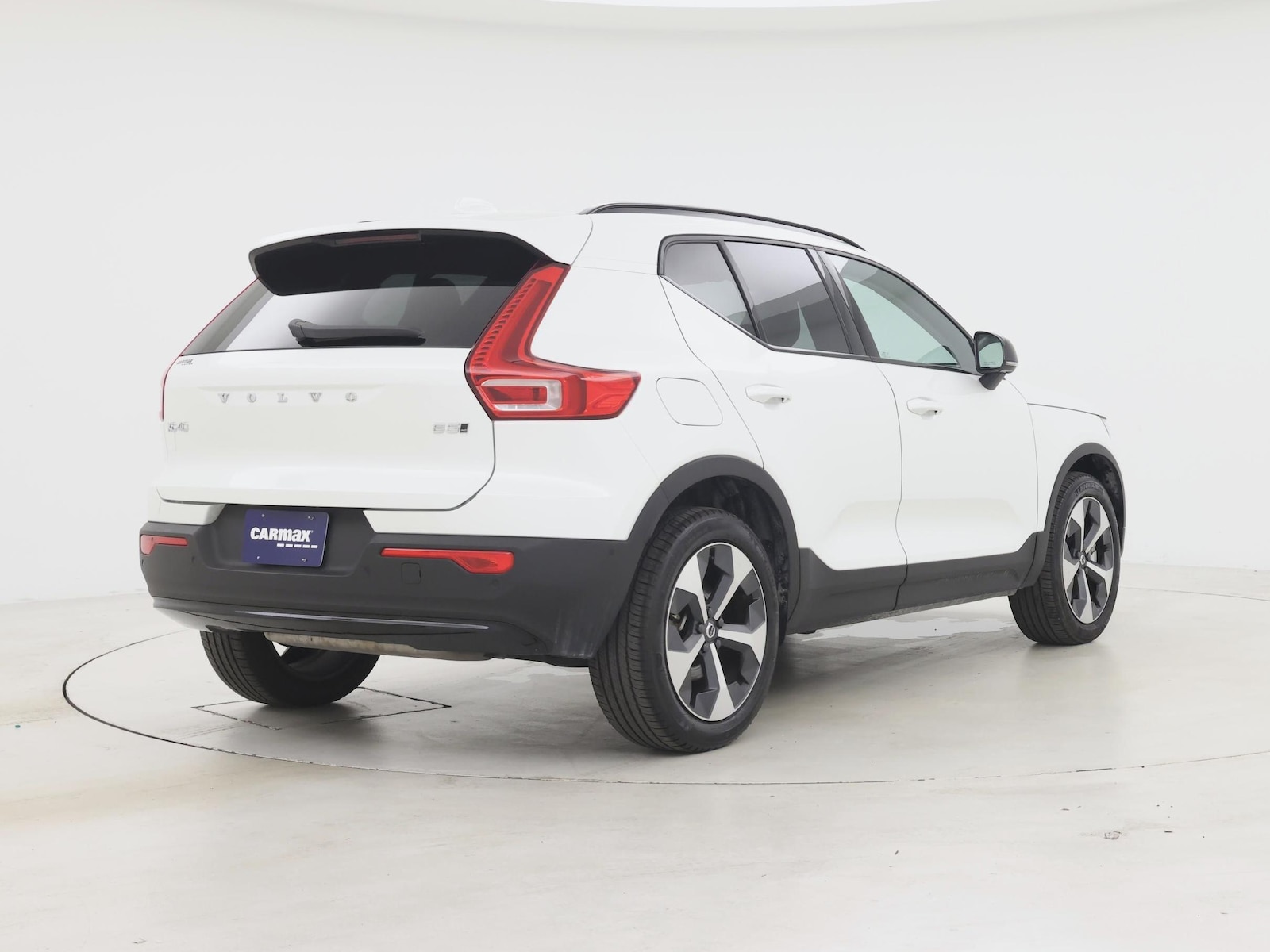 2026 Volvo XC40 Plus - Photo 9