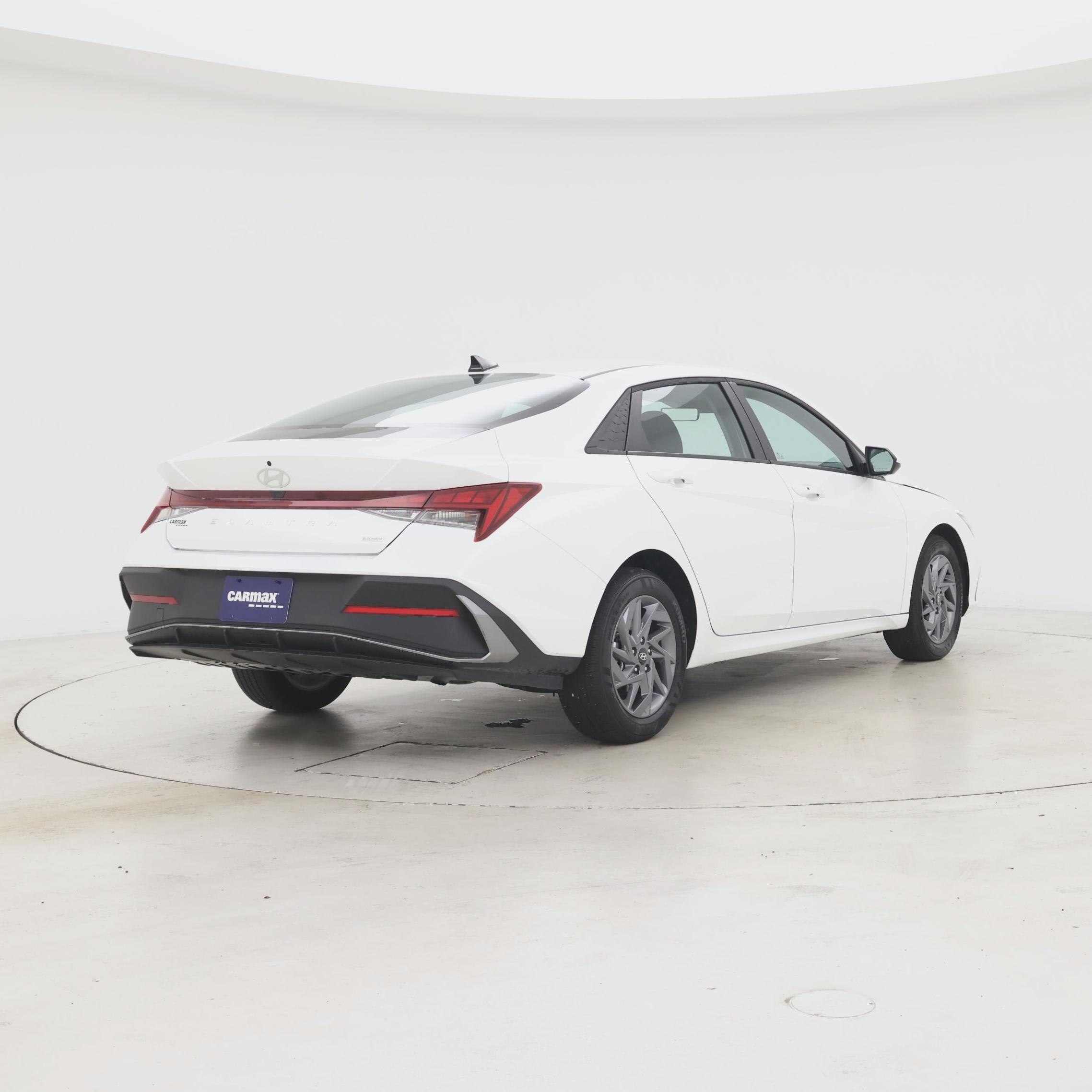 Thumbnail: 2025 Hyundai Elantra - 8