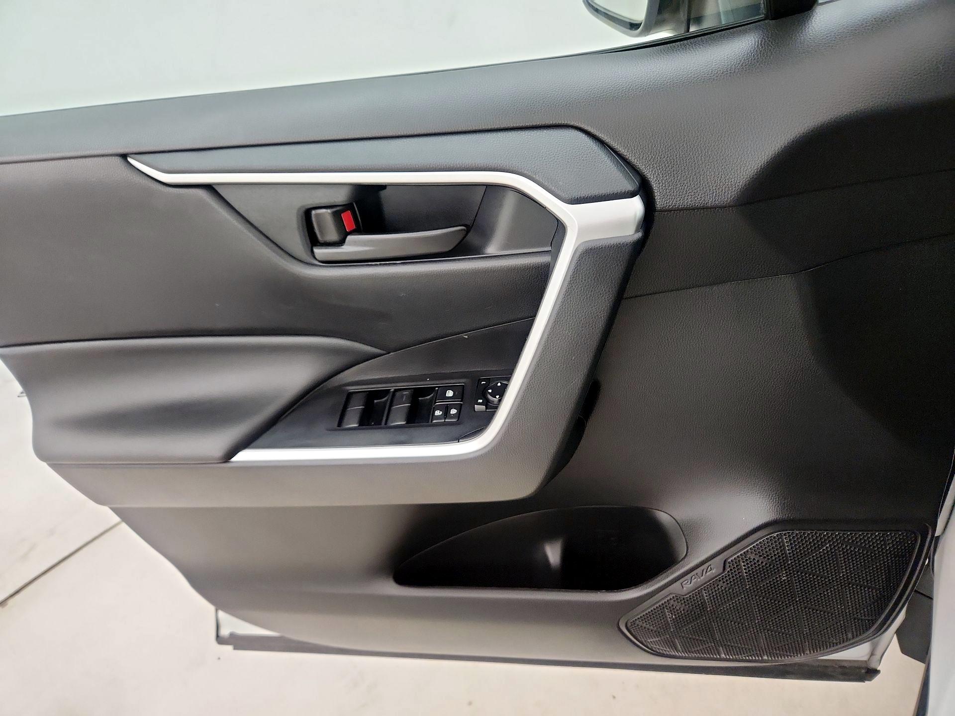 Thumbnail: 2024 Toyota RAV4 - 12