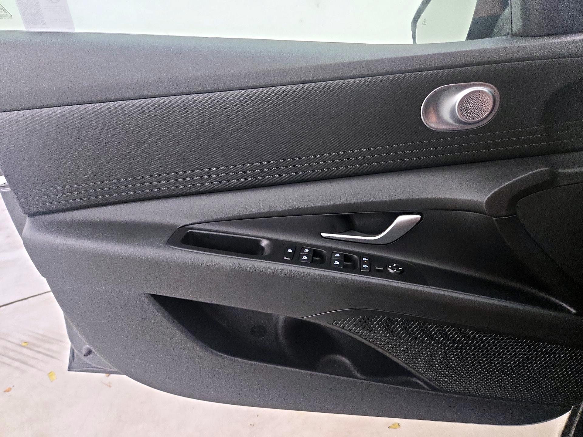 Thumbnail: 2024 Hyundai Elantra - 12